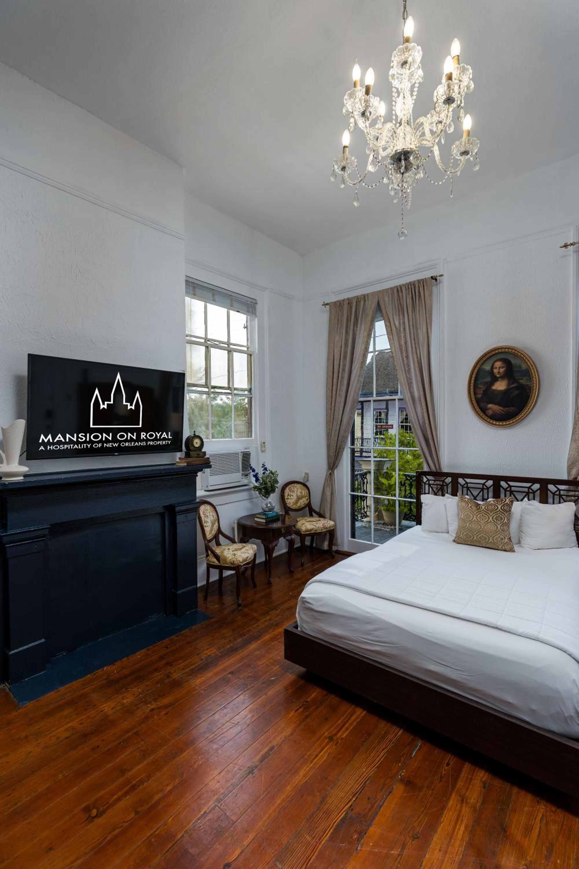 #6 Queen Suite with Balcony - Photo 15