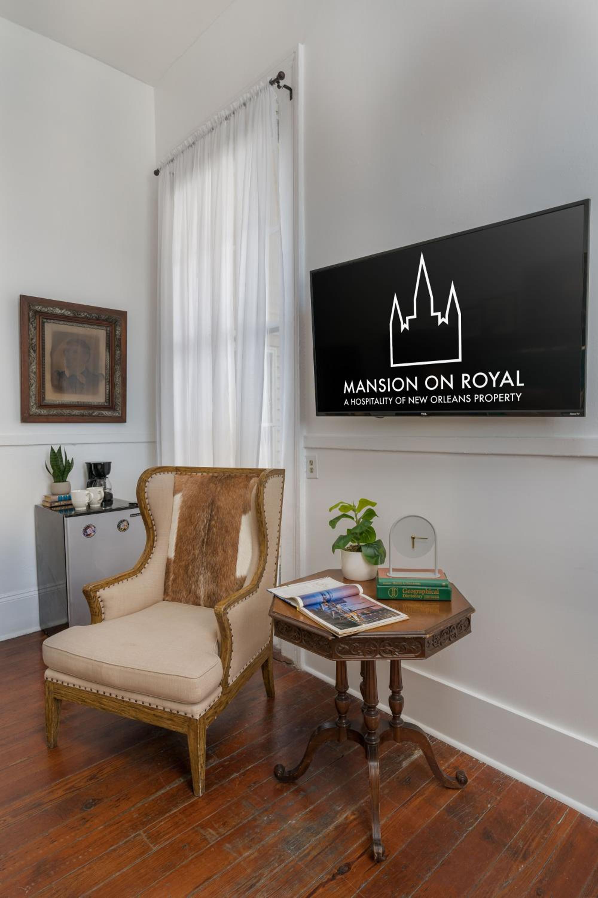 #4 King Suite - Photo 17