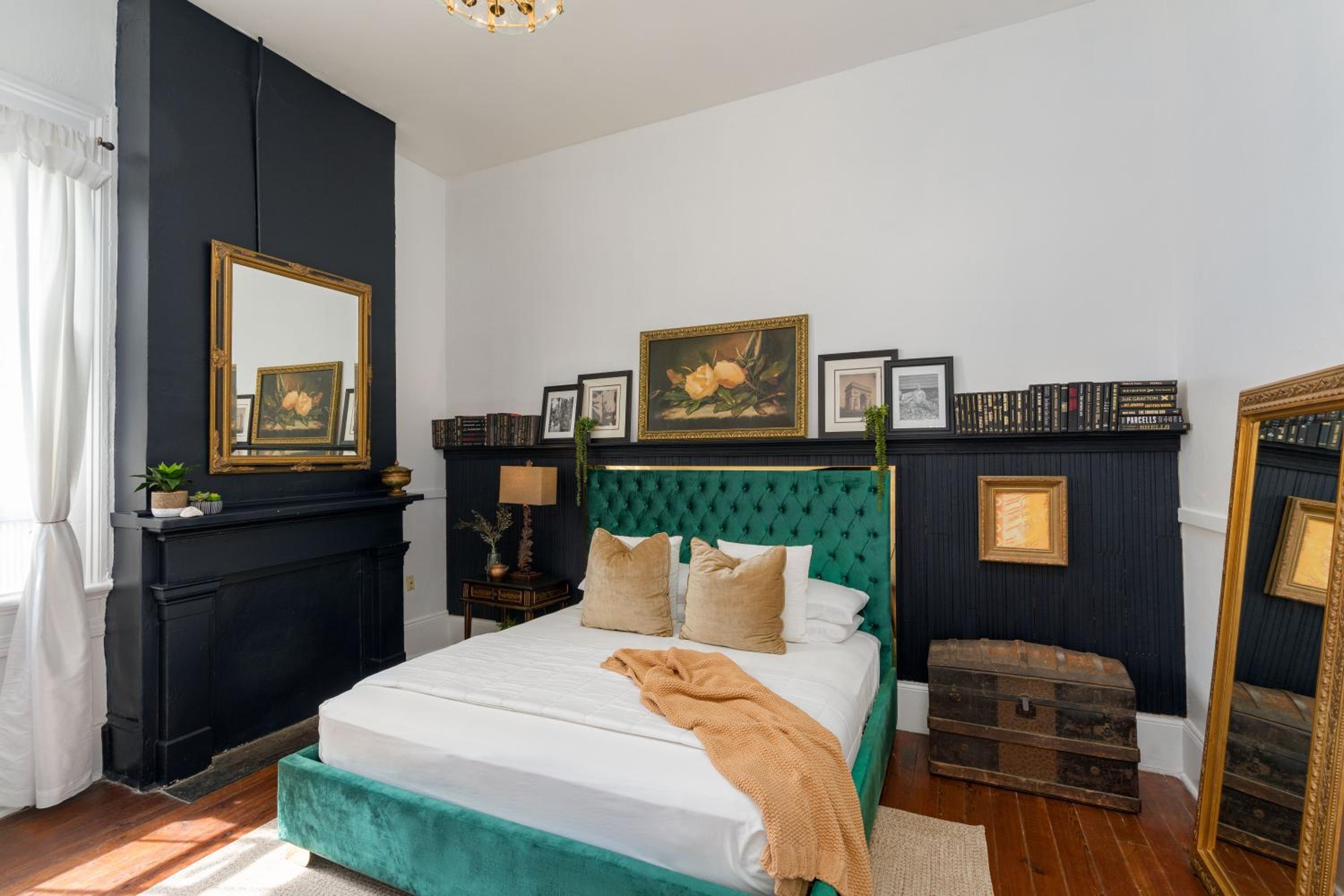 #4 King Suite - Photo 9