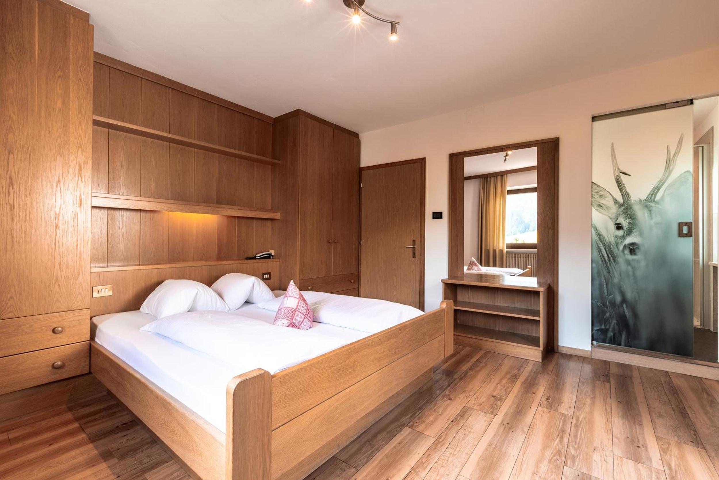 Economy Double Room - Photo 8