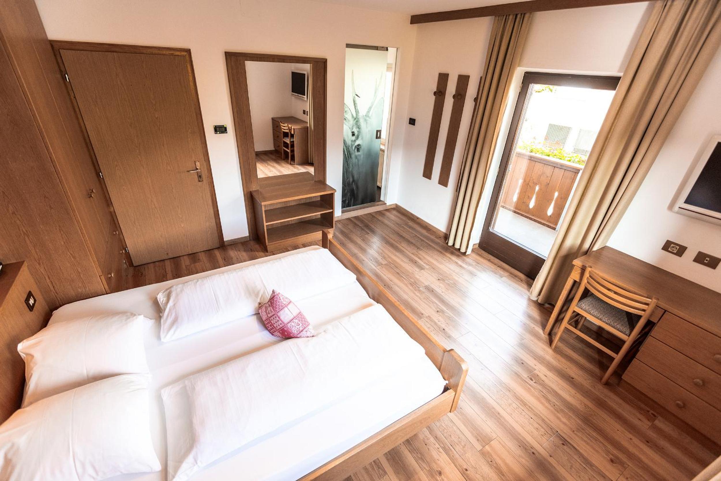 Economy Double Room - Photo 6
