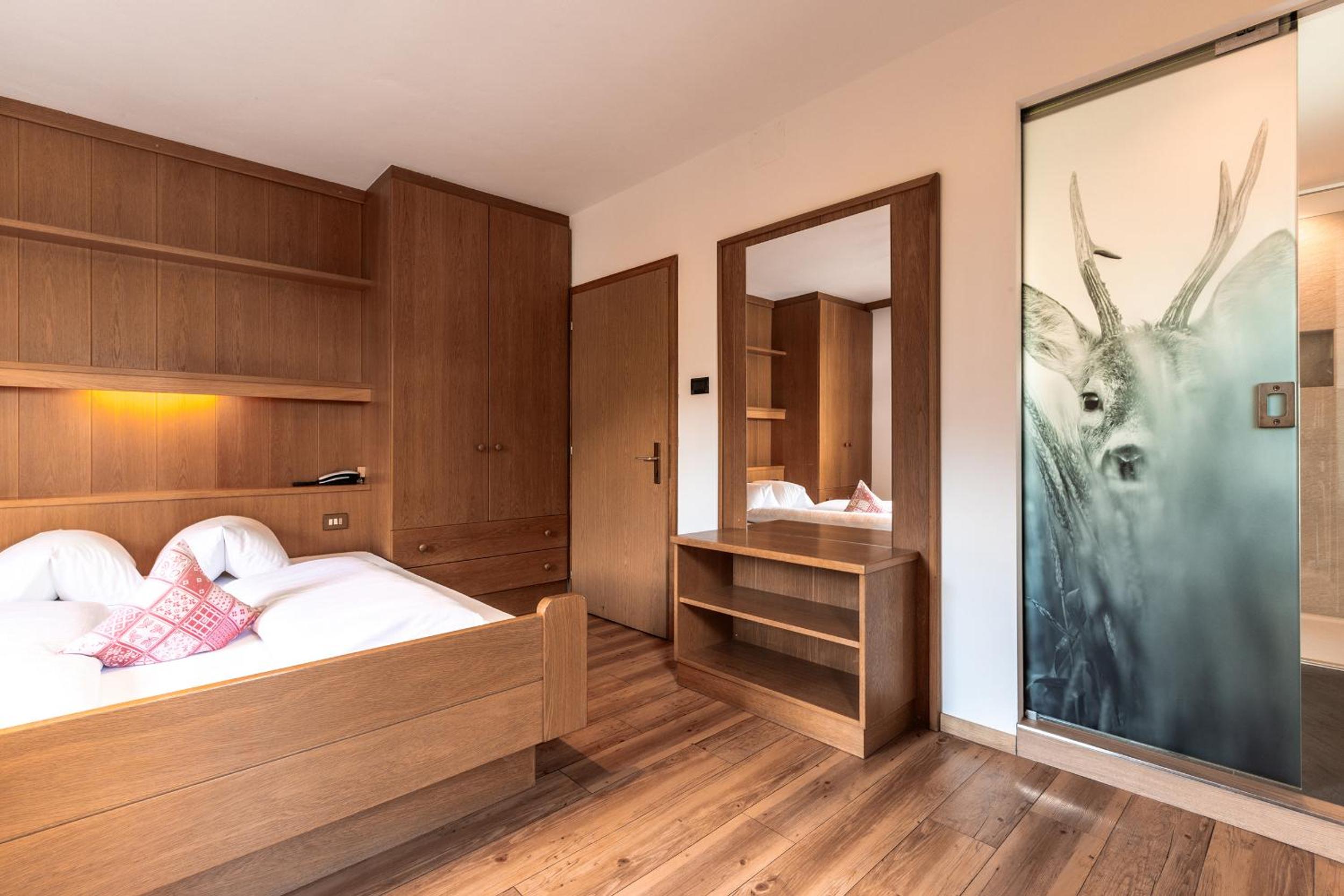 Economy Double Room - Photo 7
