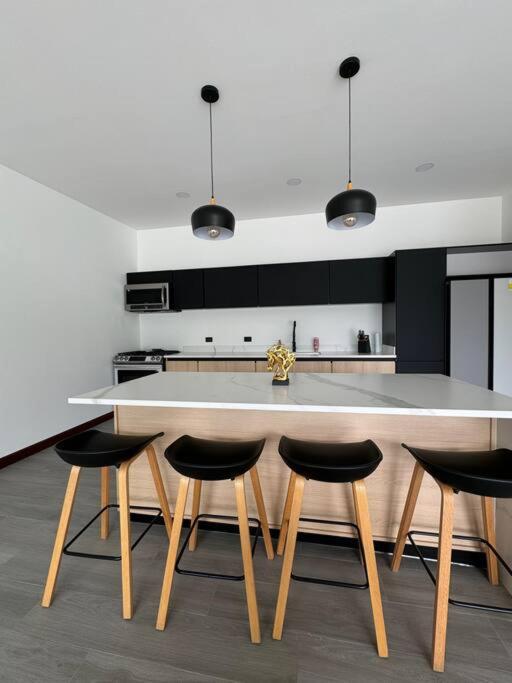 One-Bedroom House photo 2