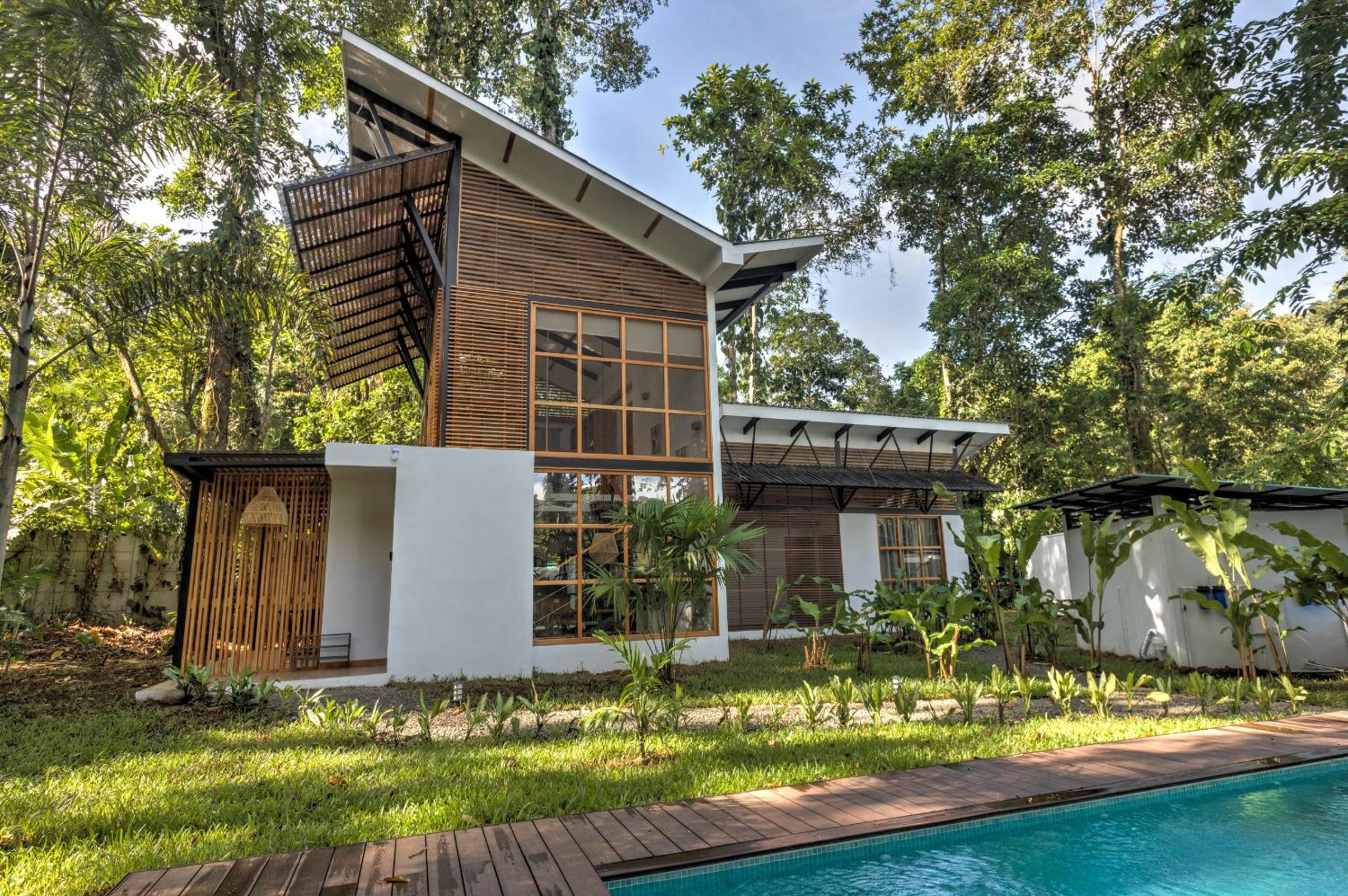 Three-Bedroom Villa photo 1