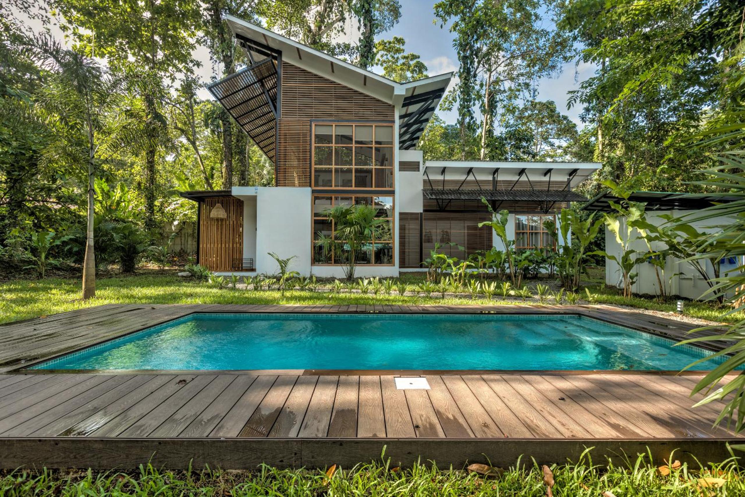 Three-Bedroom Villa photo 2