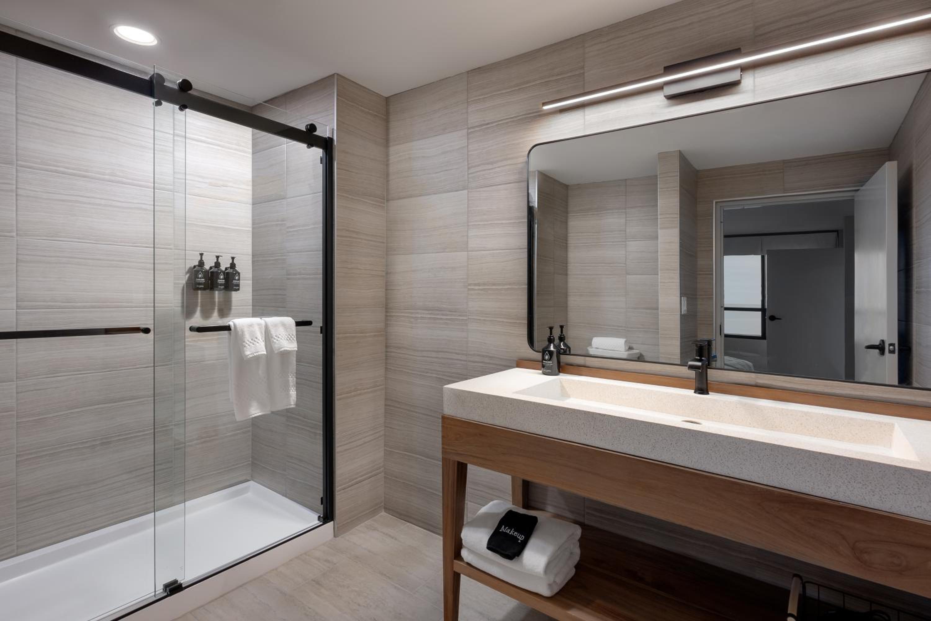 Suite With Lake View photo 3