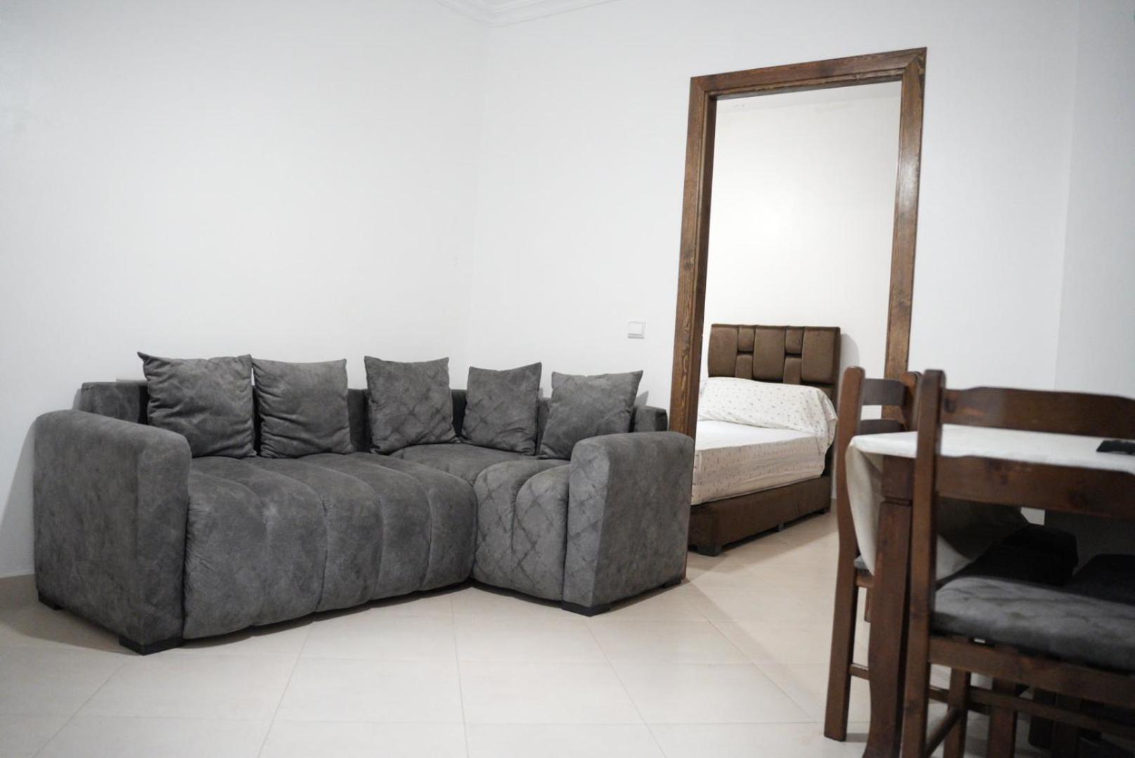 One-Bedroom Apartment photo 2