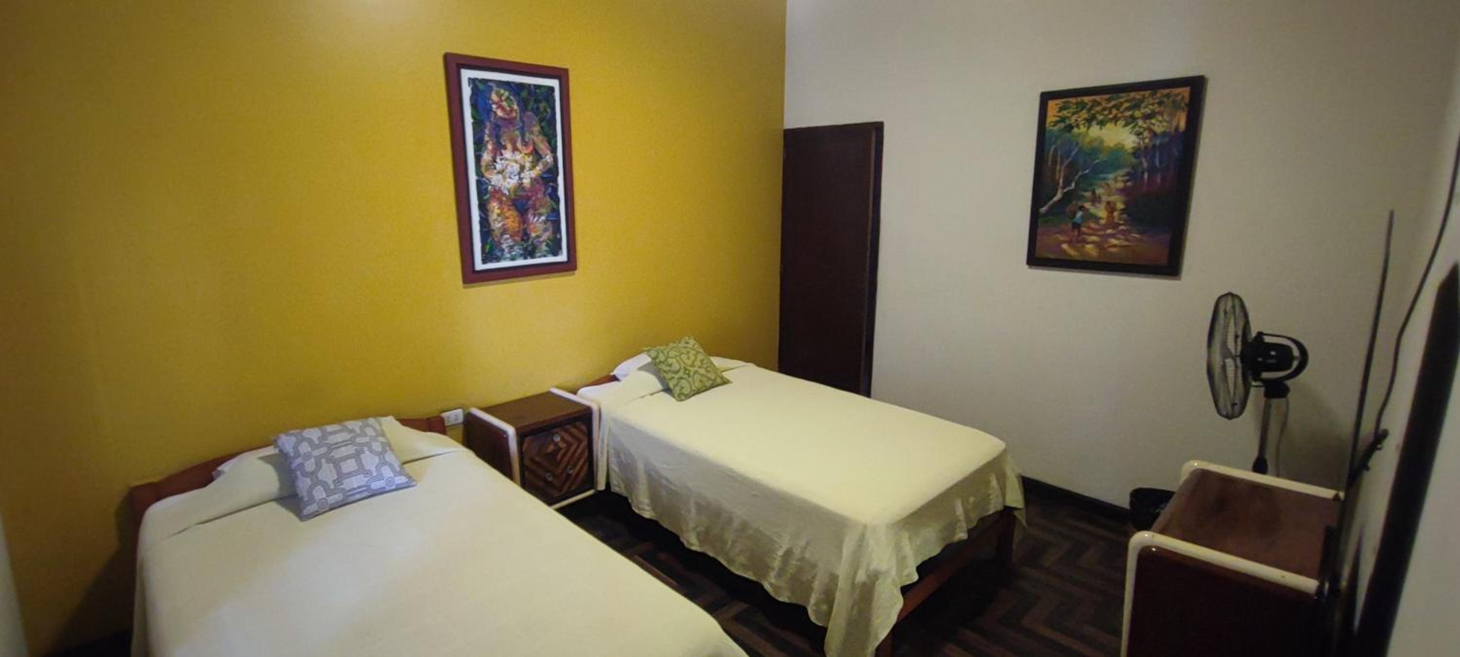 Twin Room with Private Bathroom photo 2