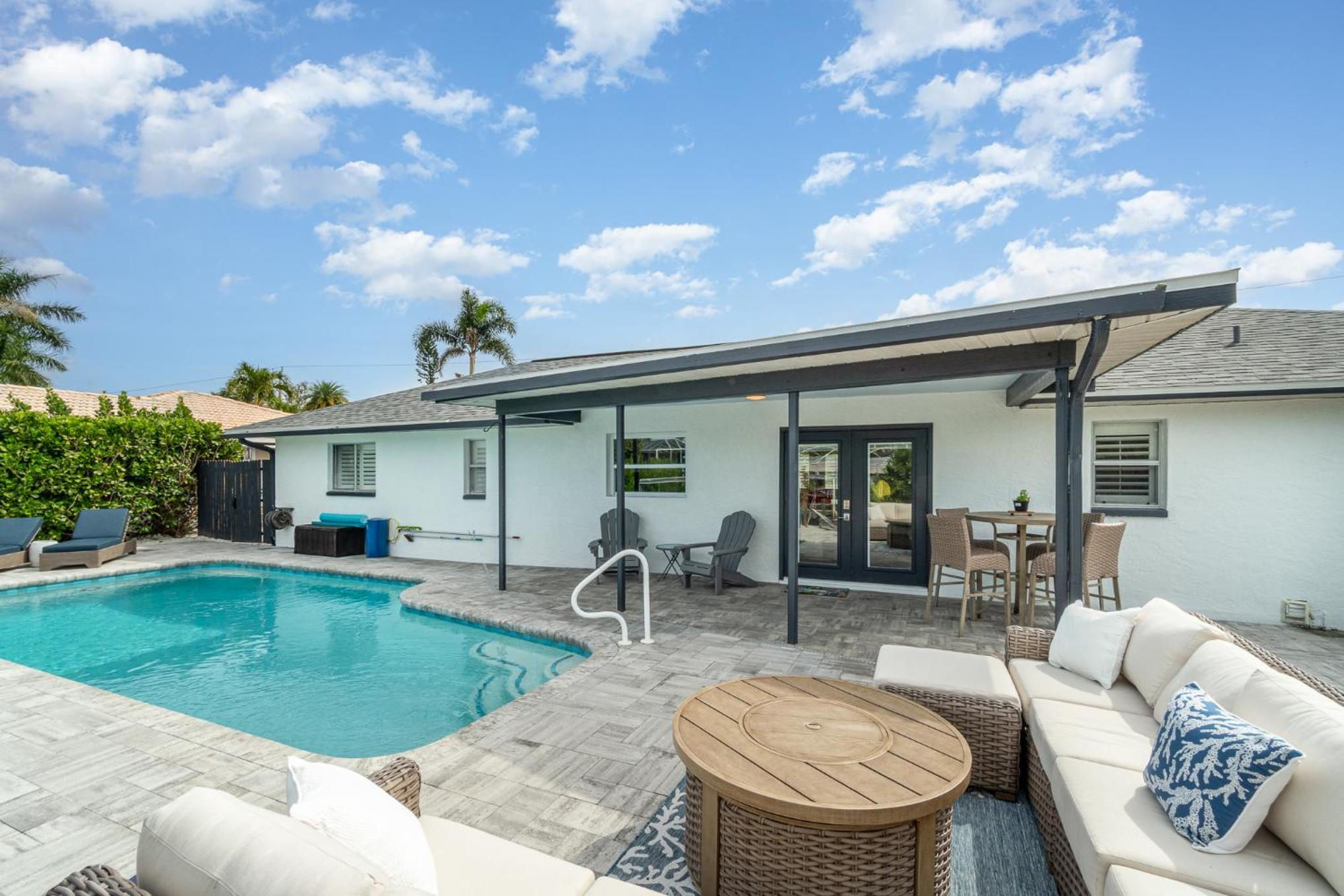Three-Bedroom Villa photo 3