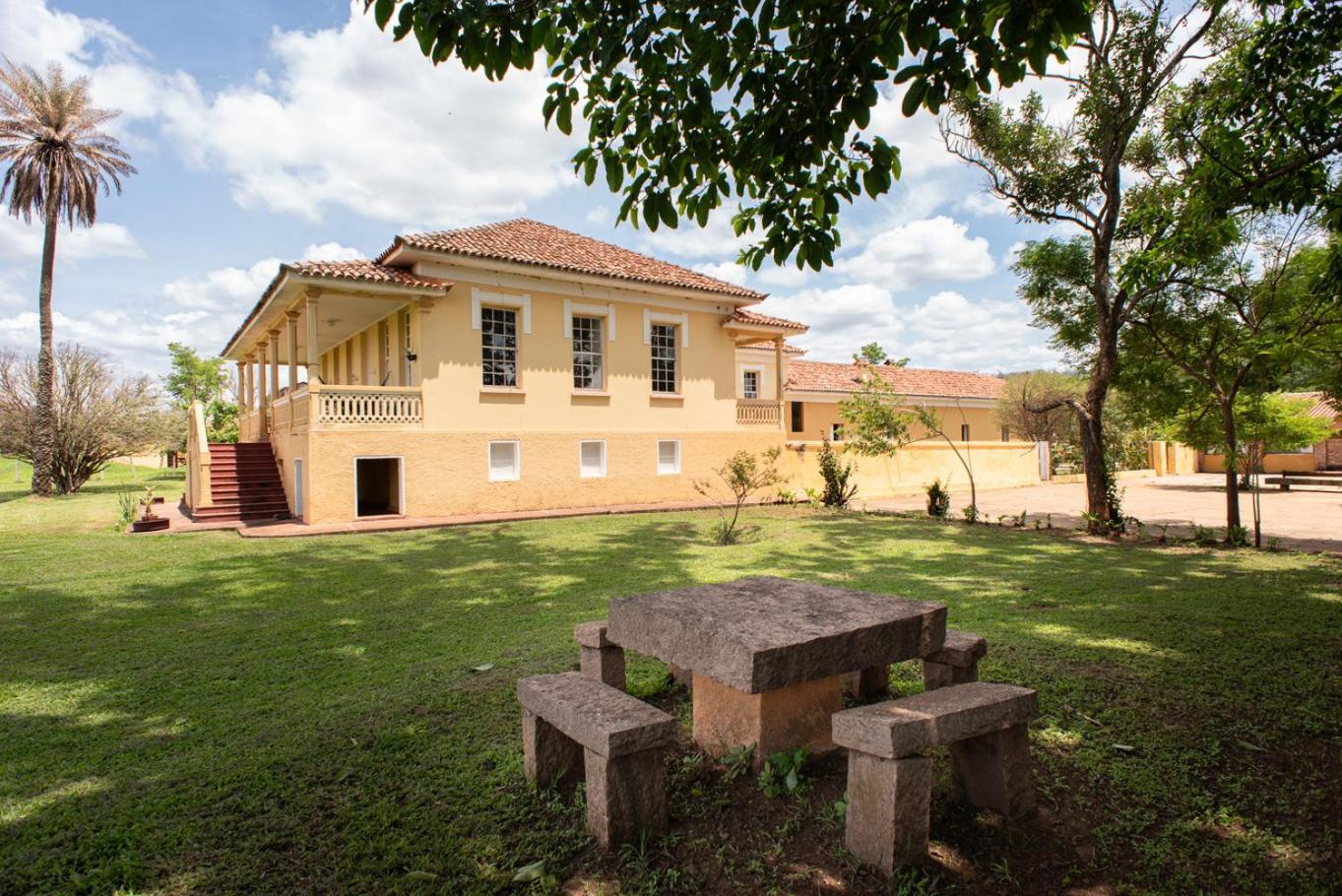 Seven-Bedroom House photo 2