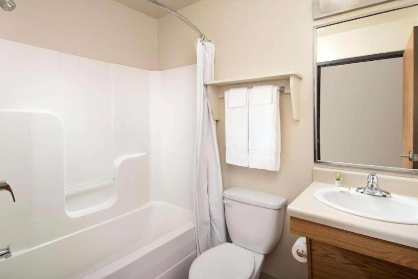 Double Room with Two Double Beds - Non-Smoking photo 2