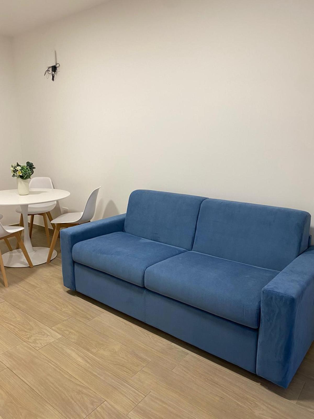 Deluxe One-Bedroom Apartment with Garden View