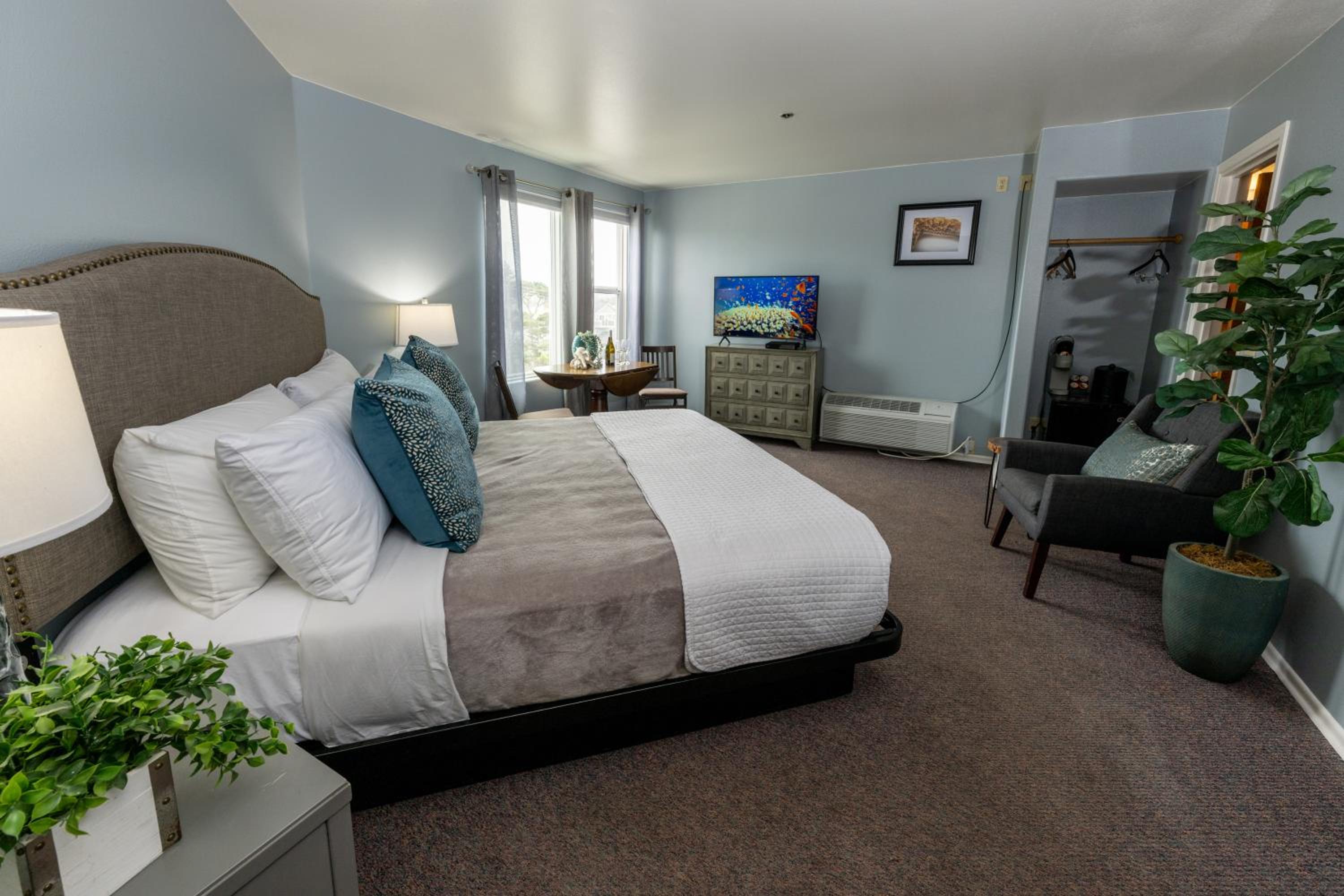 King Room with Mountain View