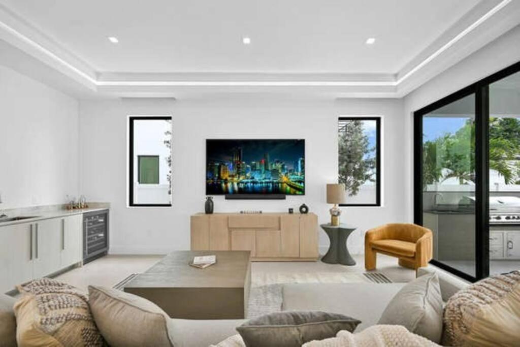 Villa photo 2