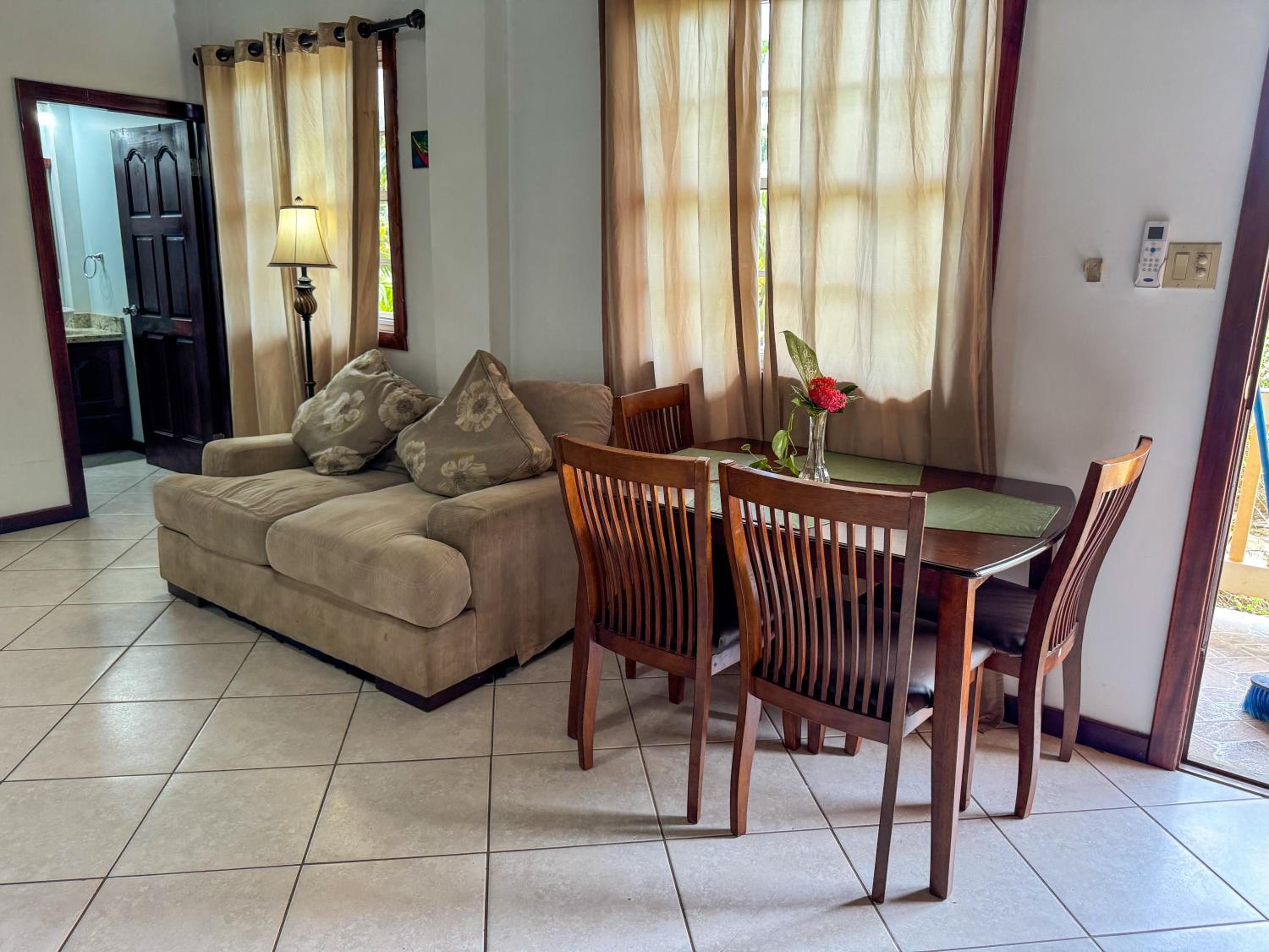 Classic Apartment photo 3