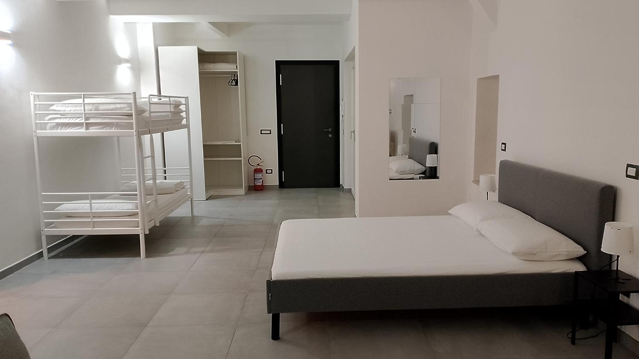 Studio Apartment with One Double Bed photo 1