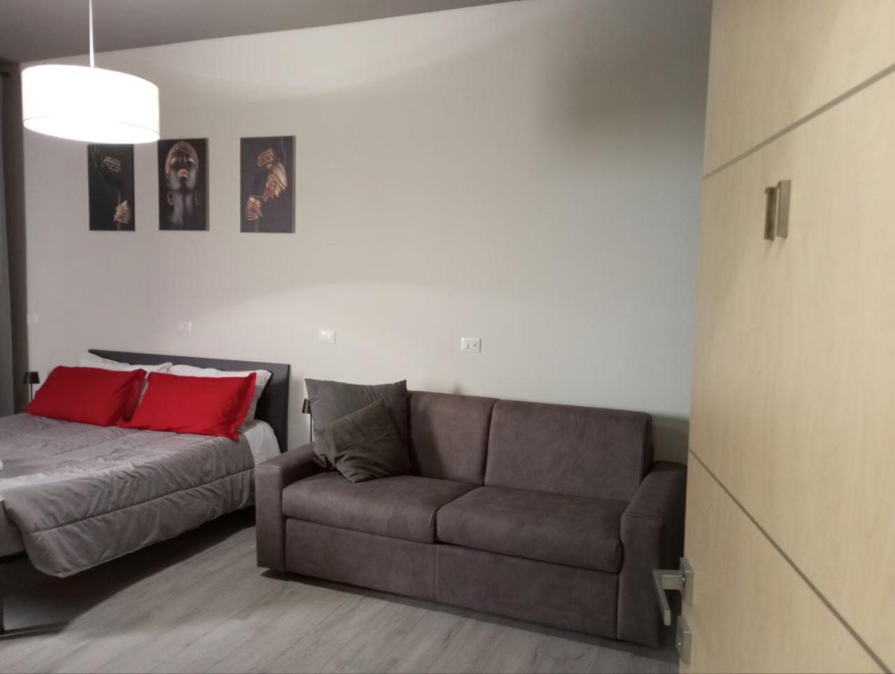 Studio With Sofa Bed photo 2