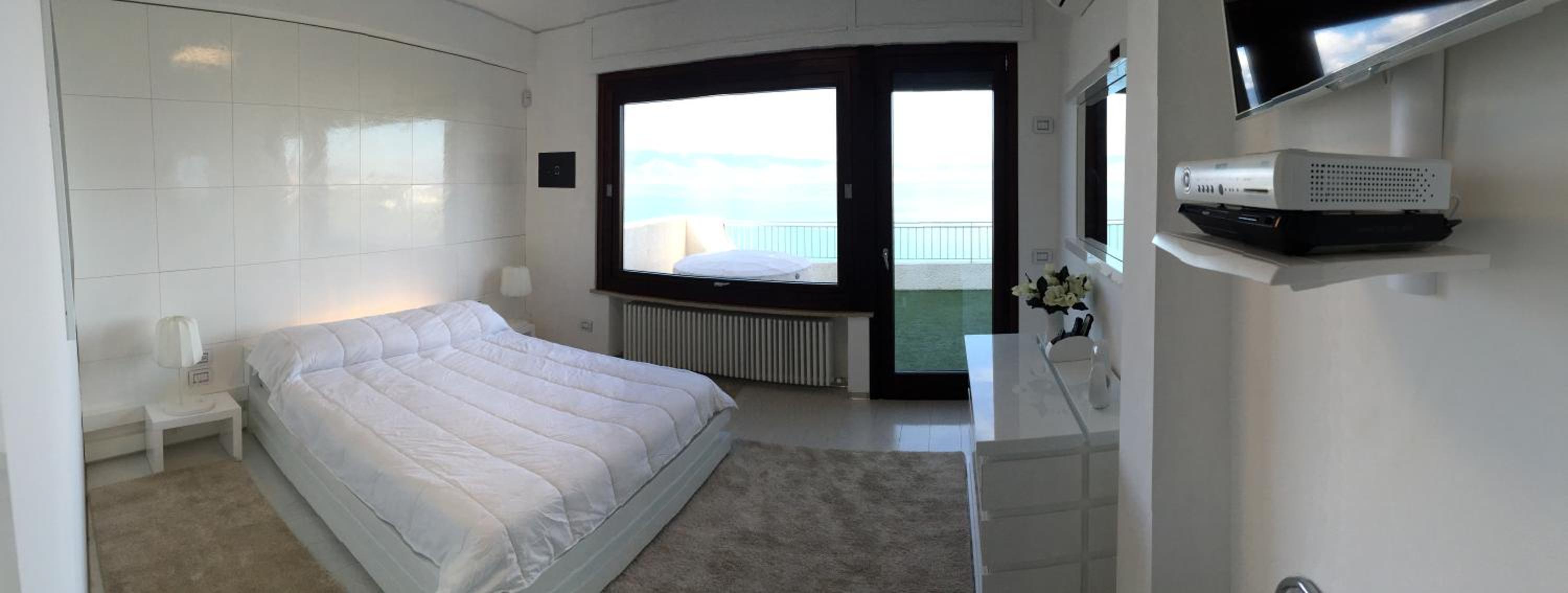 Penthouse Apartment with Sea View (5 Adults)