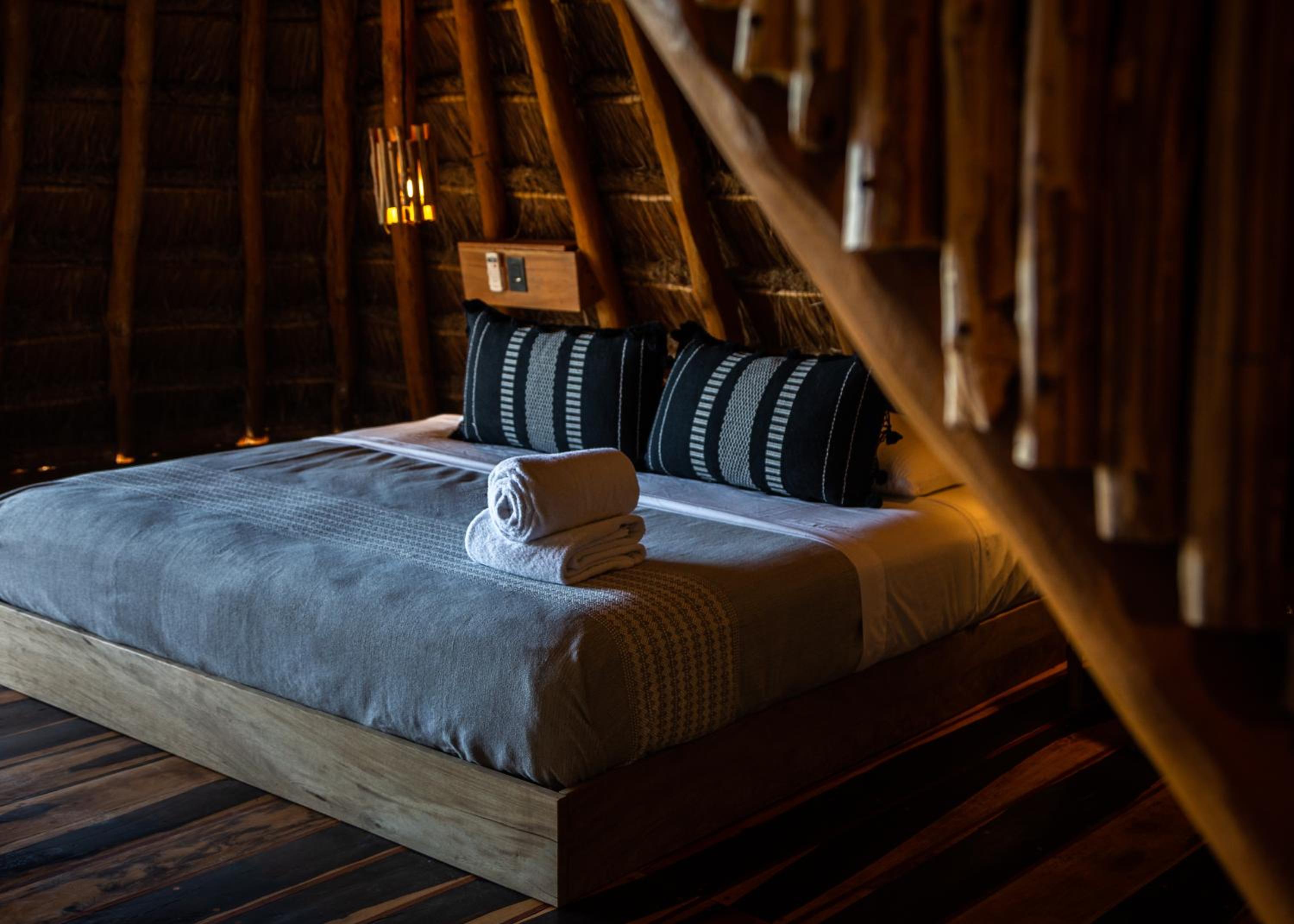 Suite with Balcony - Photo 10