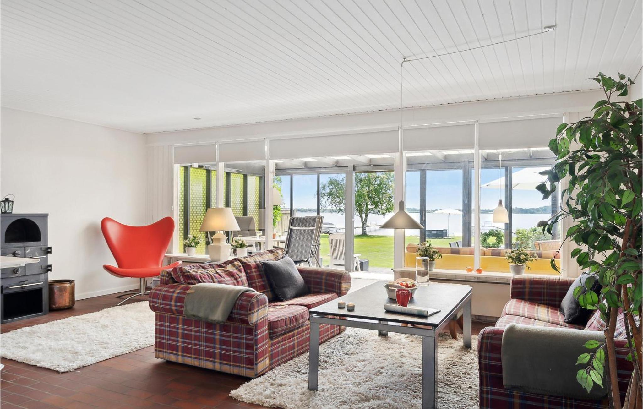 Three-Bedroom Vacation Home  photo 1