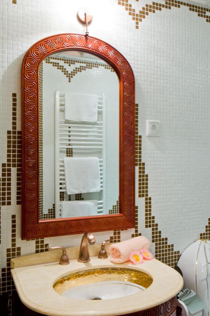 Superior Suite - Photo 5