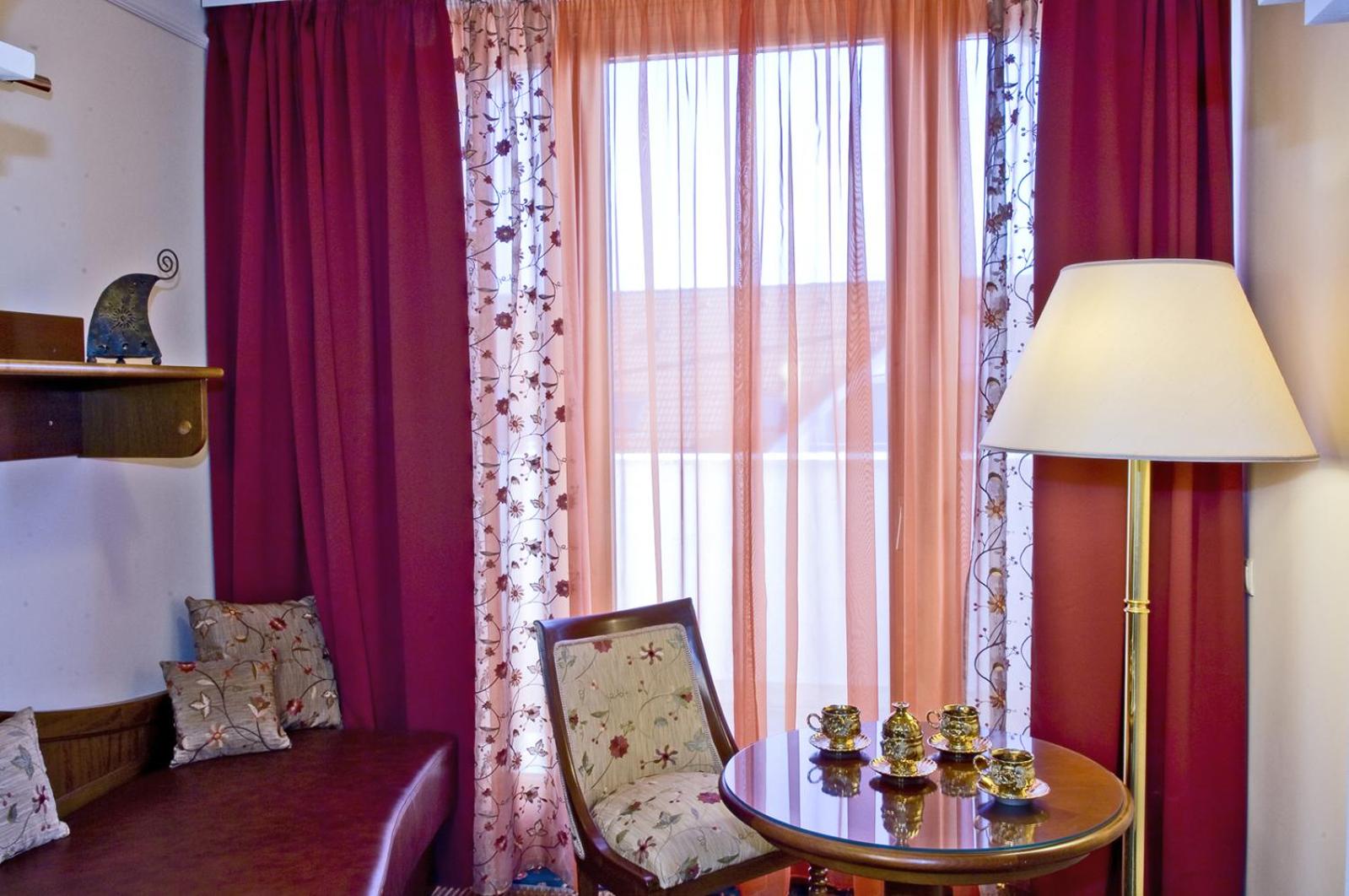 Superior Suite - Photo 7