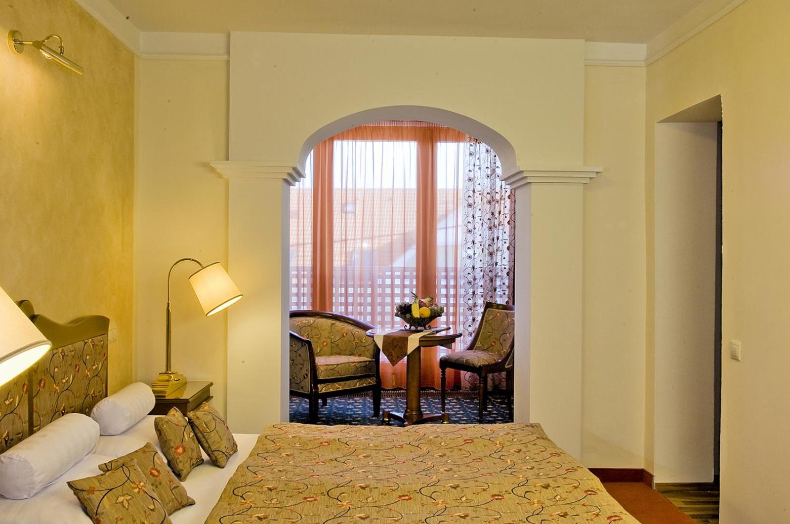 Superior Suite - Photo 9
