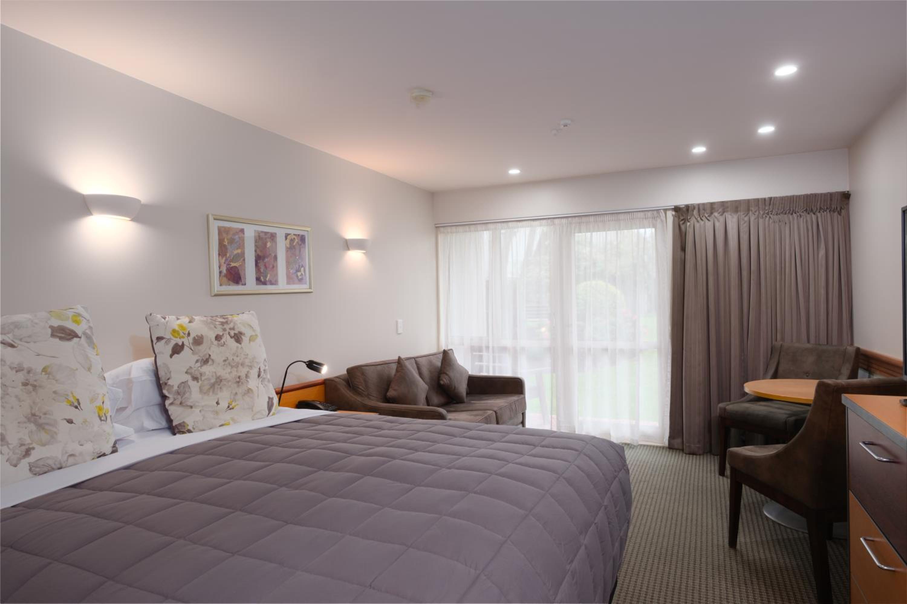 Superior King Room - Photo 1