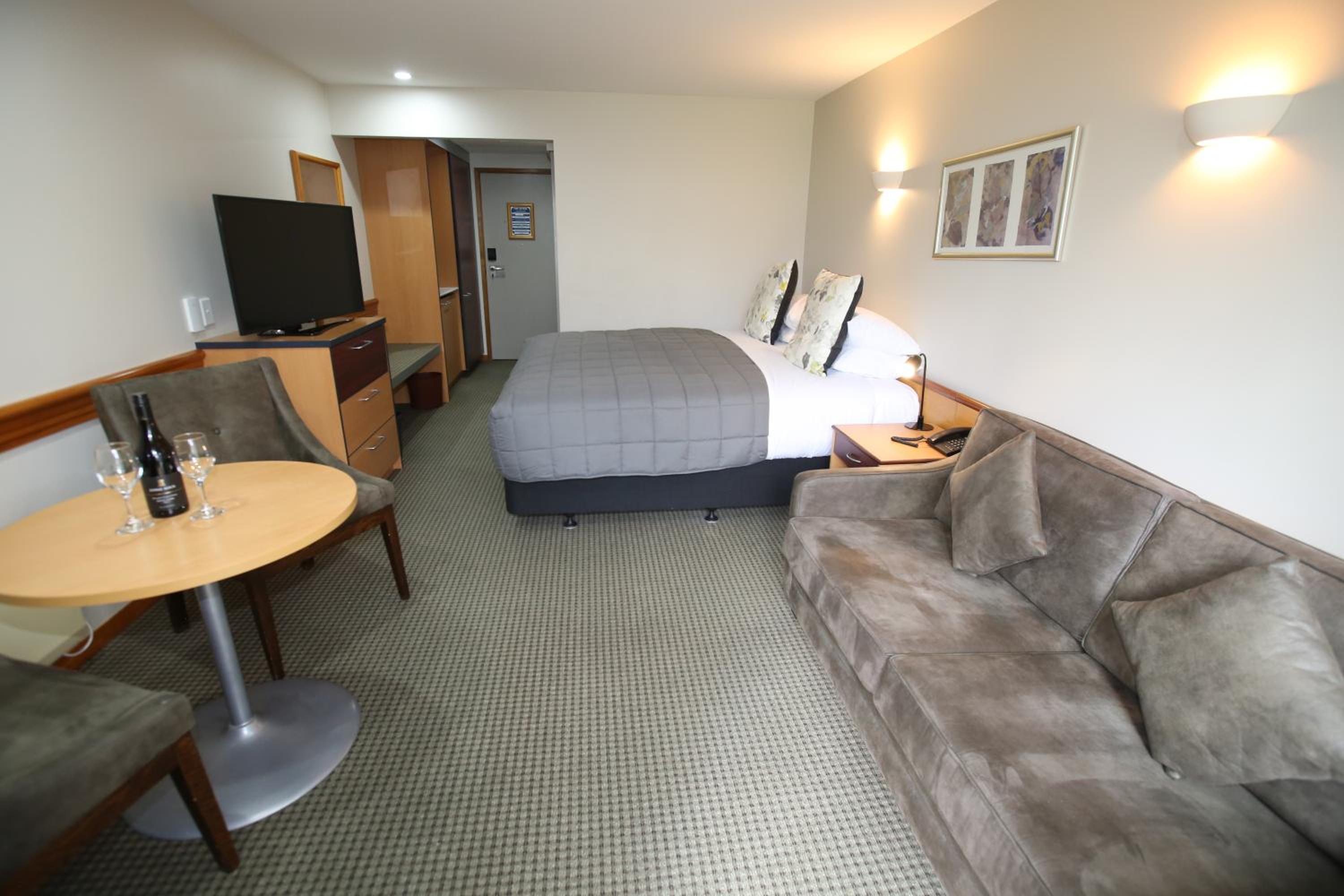Superior King Room - Photo 5