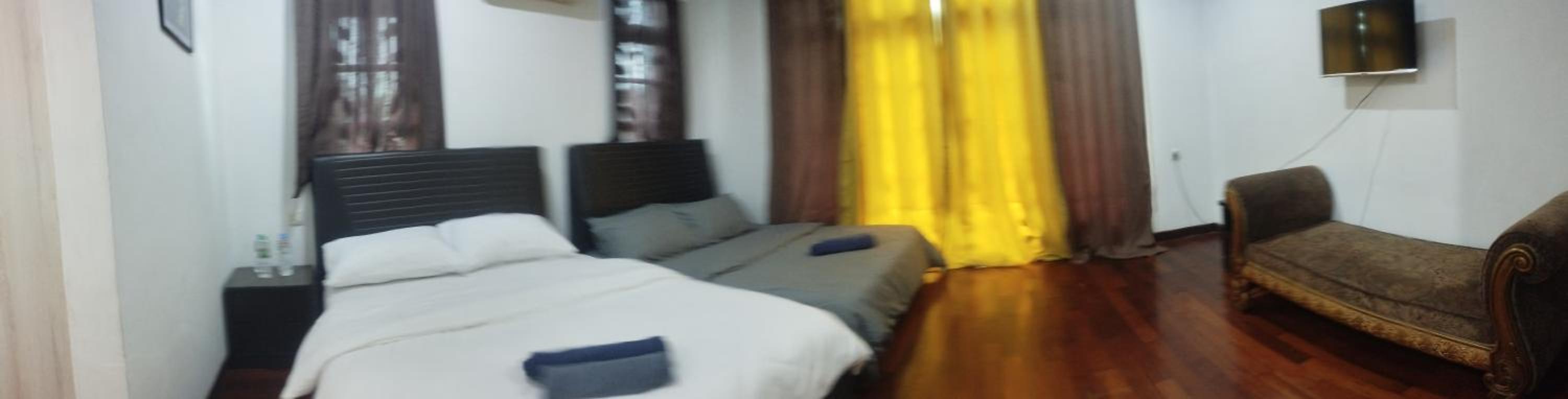 Family Room with Balcony photo 2
