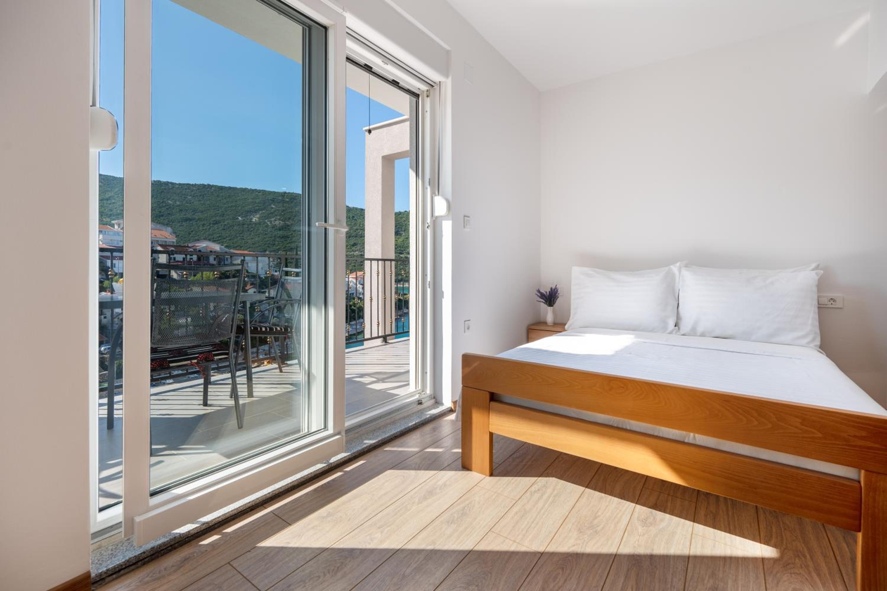 Studio Apartment with Sea View photo 2