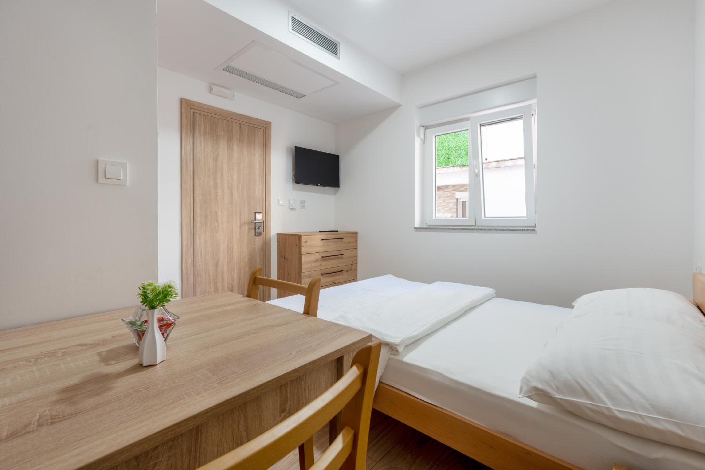 Studio Apartment photo 1