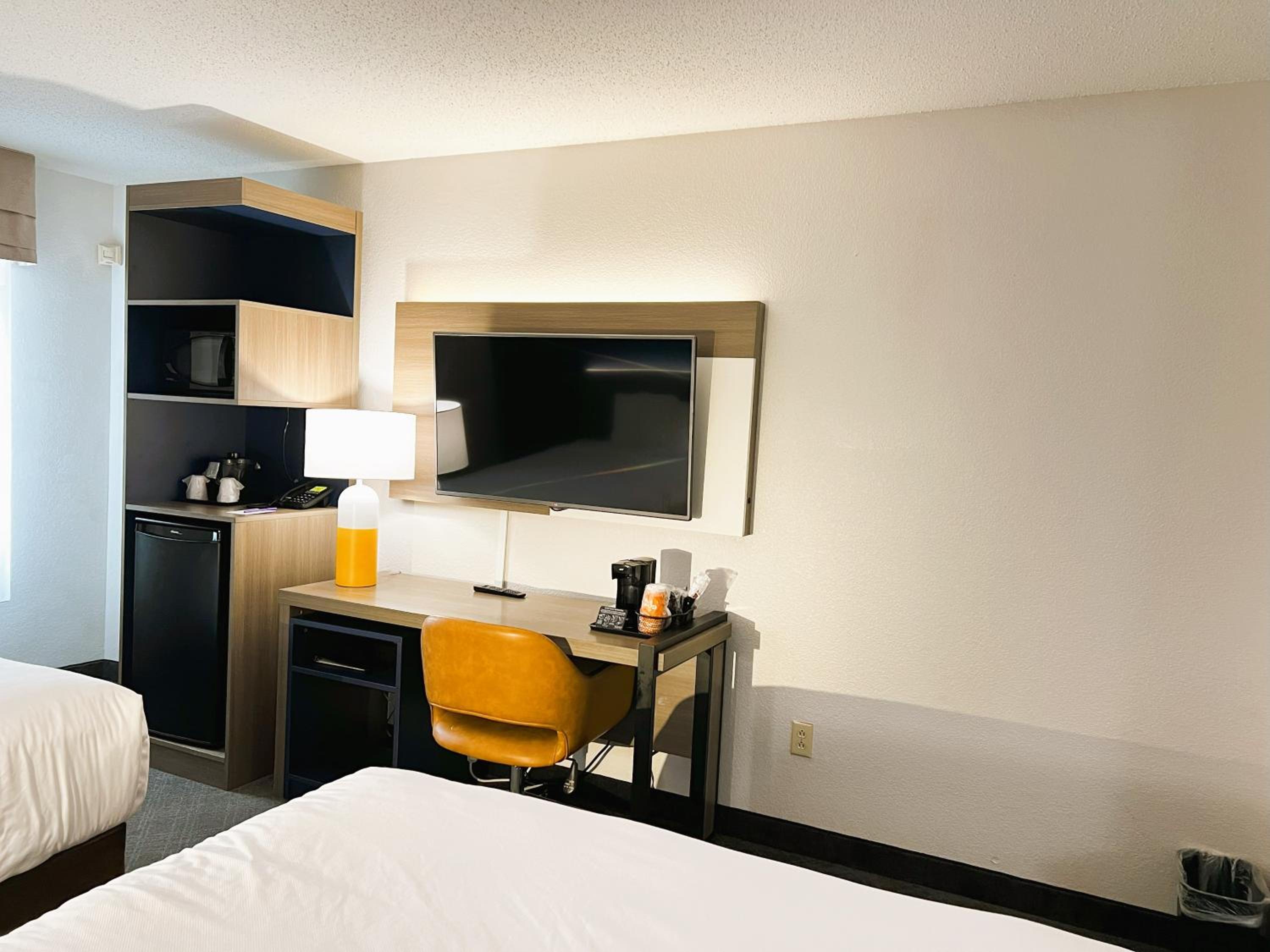 Suite with Two Queen Beds - Accessible/Non-Smoking - Photo 2
