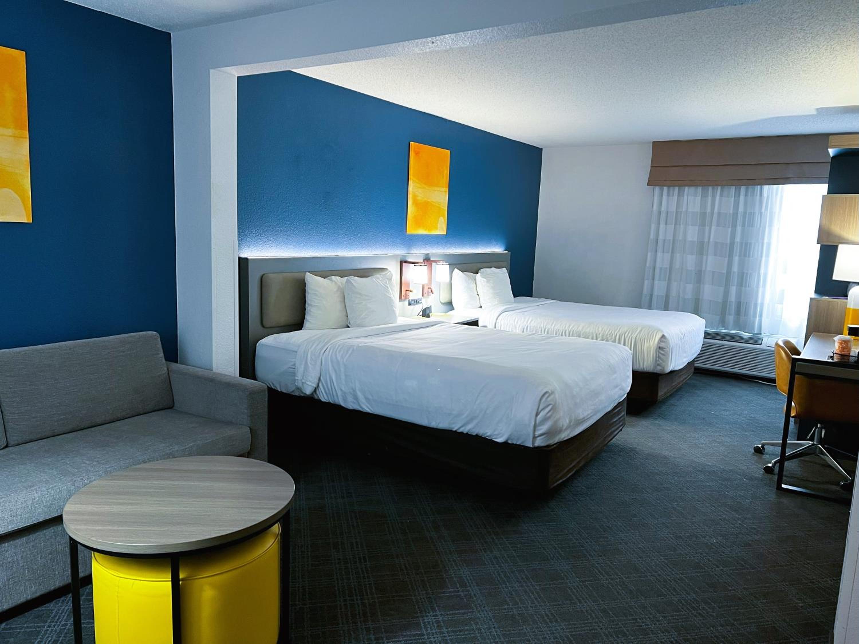 Suite with Two Queen Beds - Accessible/Non-Smoking - Photo 4