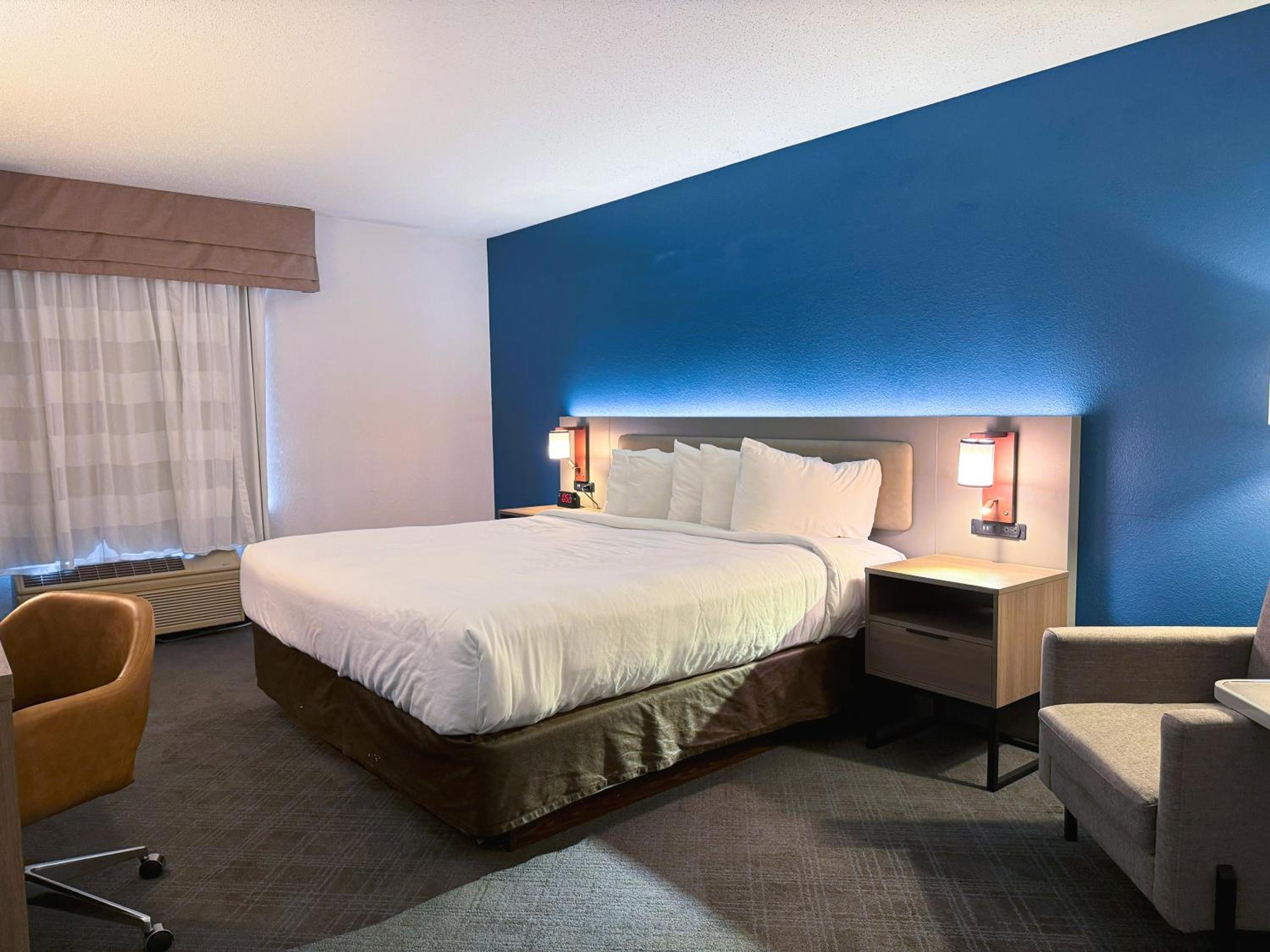 King Room - Non-Smoking - Photo 1