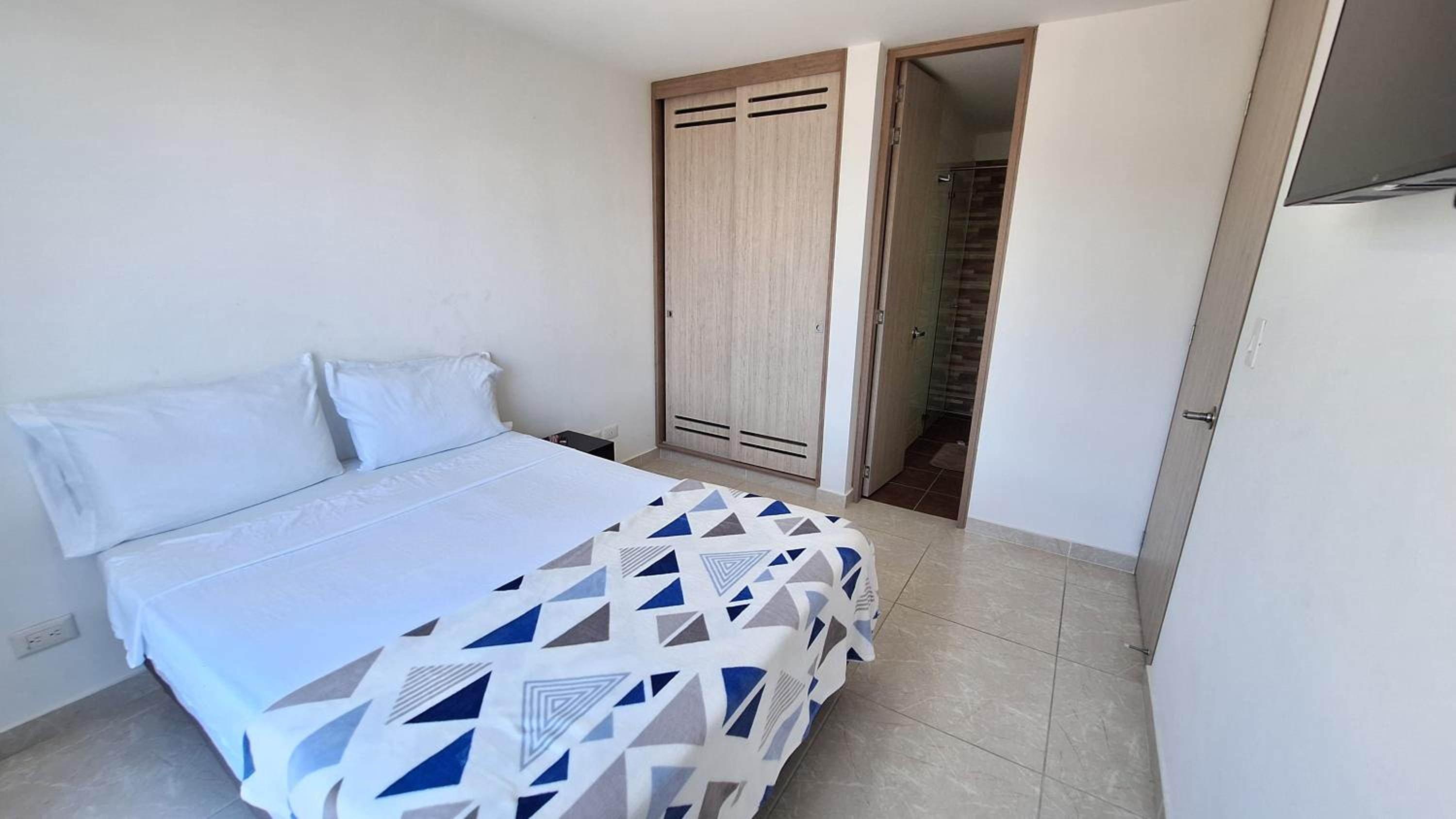 Three-Bedroom Apartment with Balcony photo 1