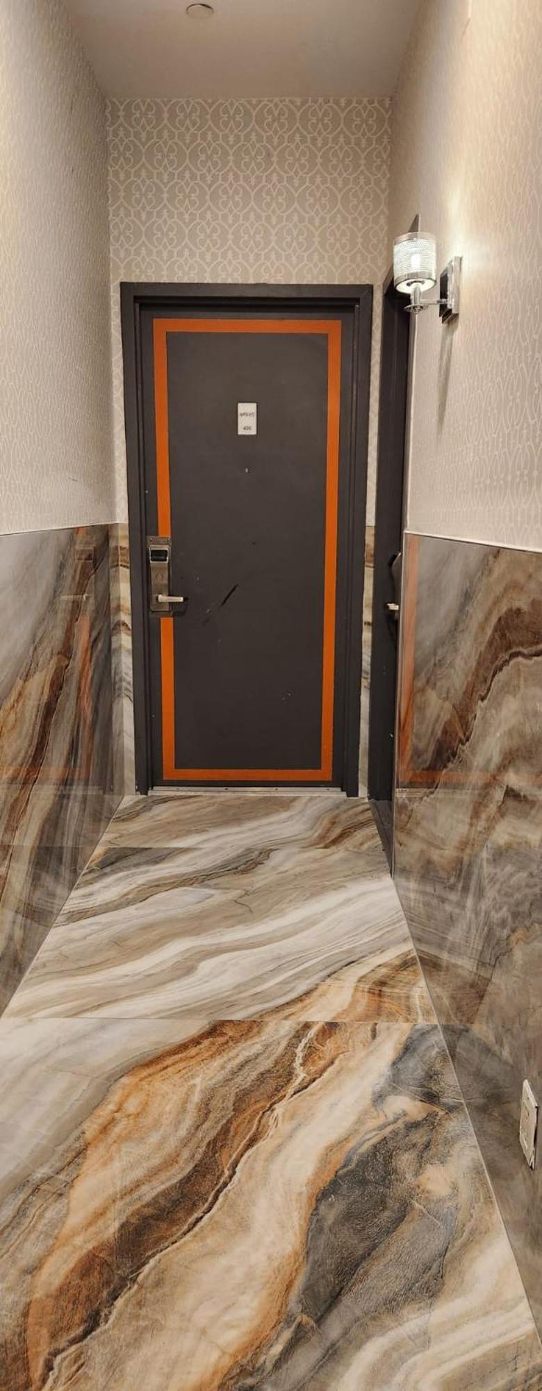 Queen Room - Disability Access - Photo 5