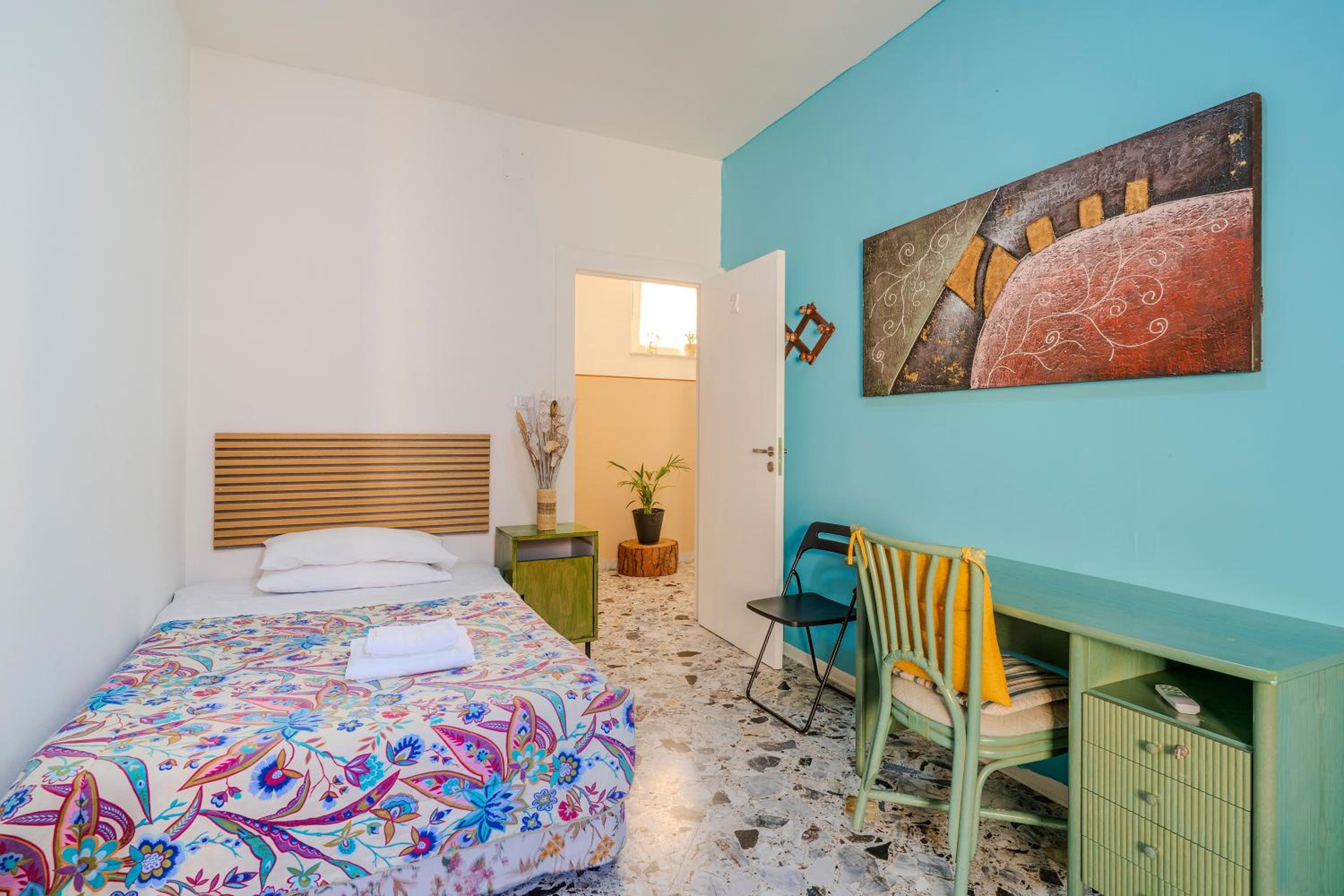 Single Room with Private Bathroom photo 1