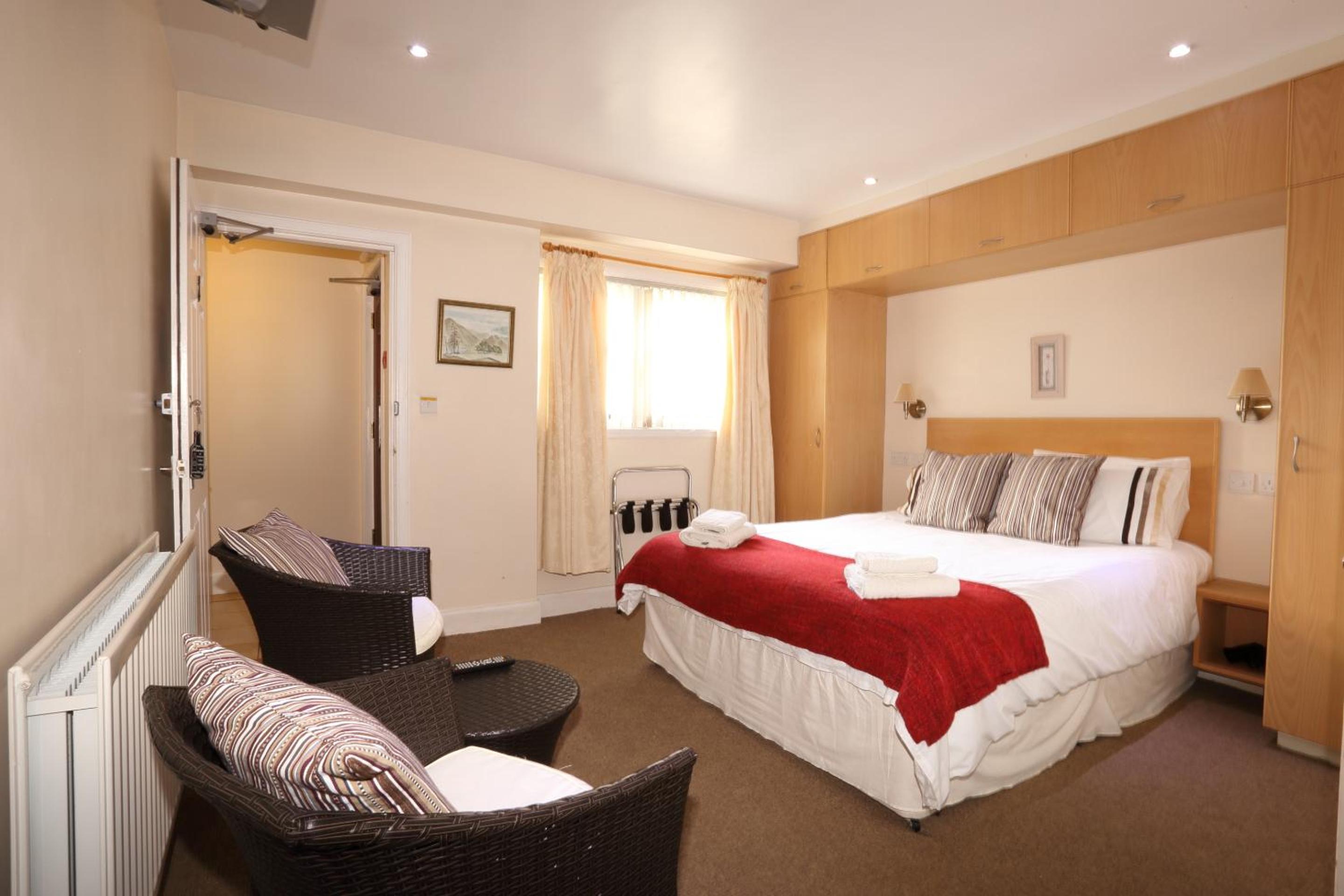 Double Room with Private Bathroom - Photo 1