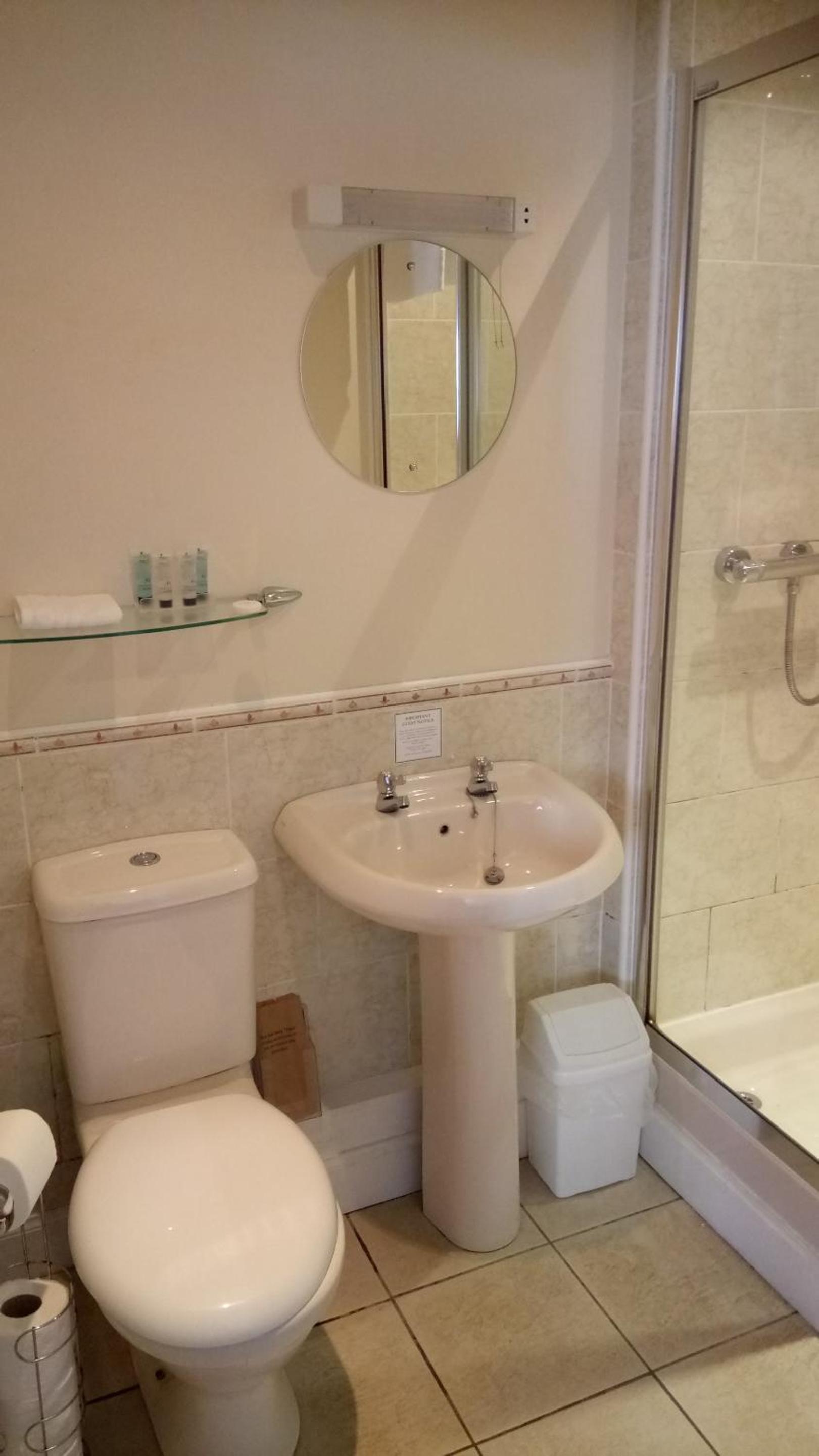 Standard Double Room - Photo 3