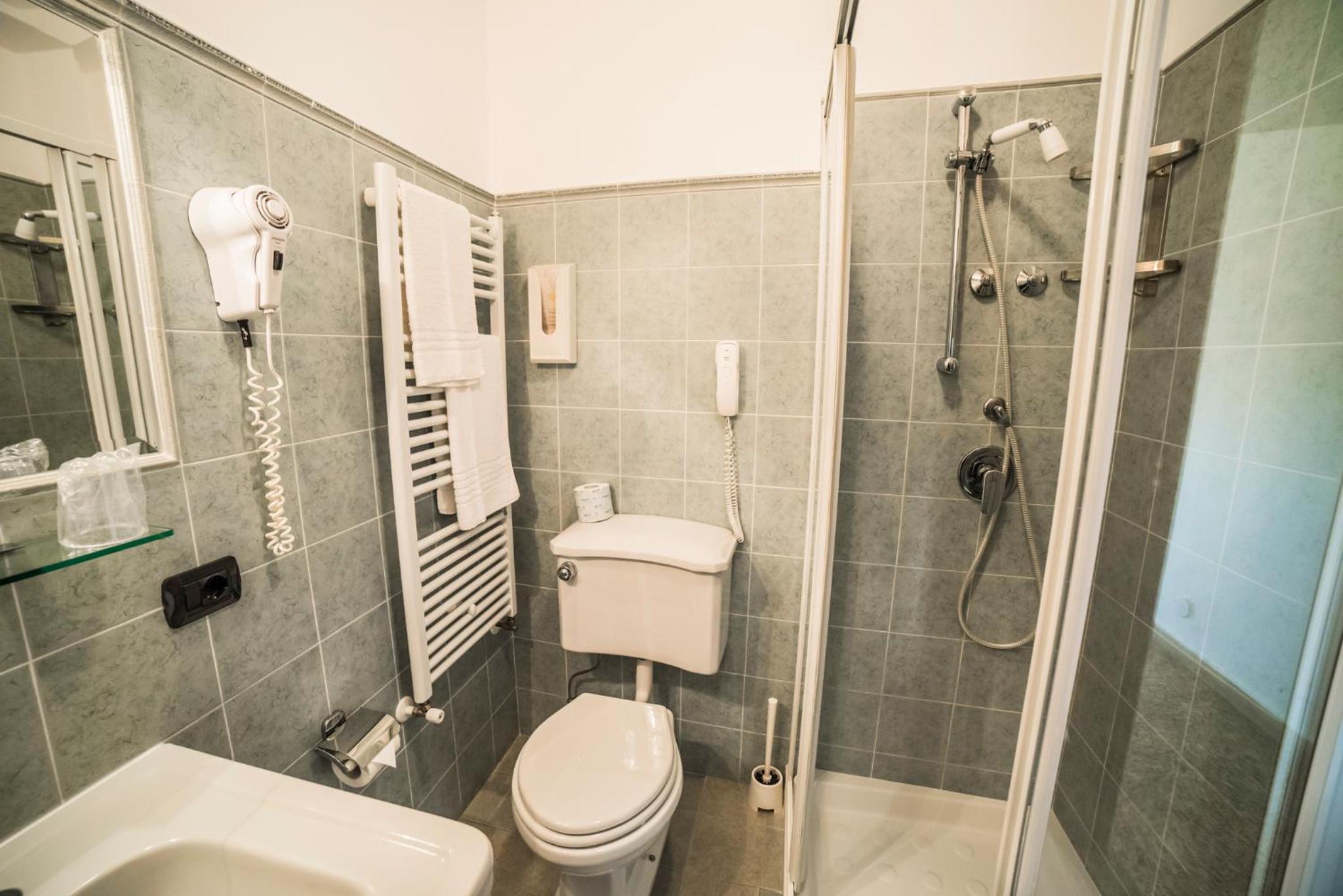 Double Room - Photo 19