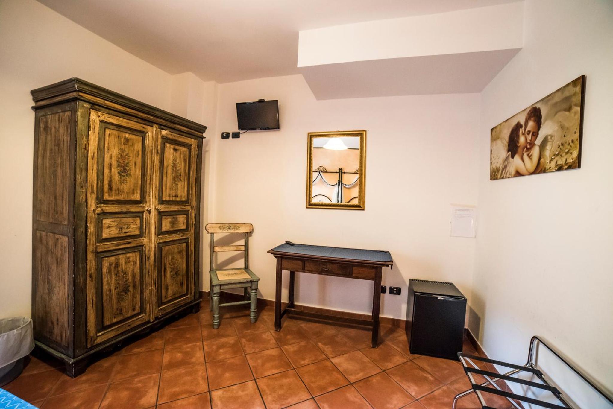 Double Room - Photo 25