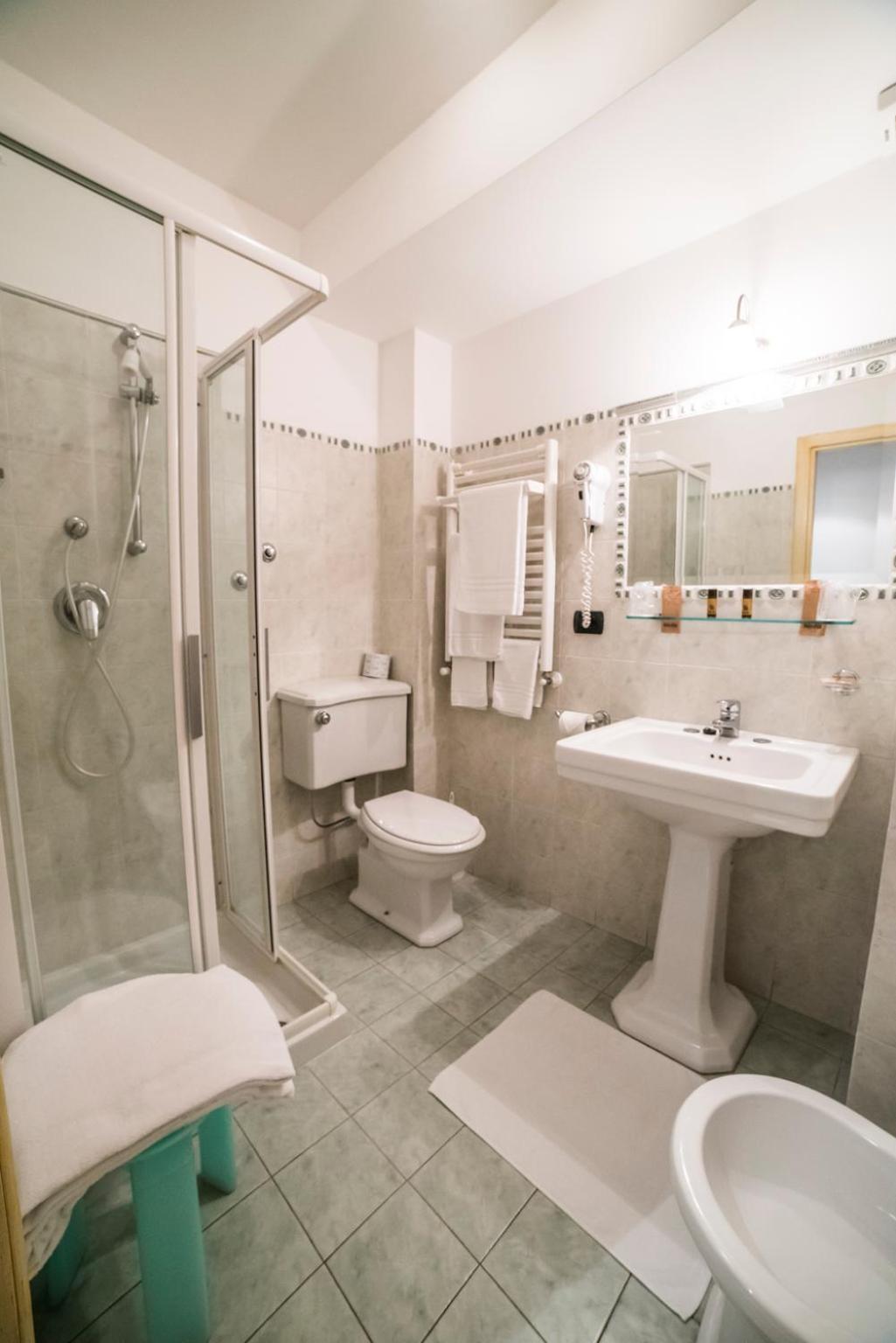 Double Room - Photo 26