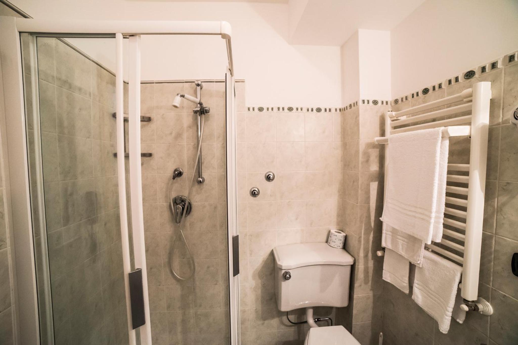 Double Room - Photo 27