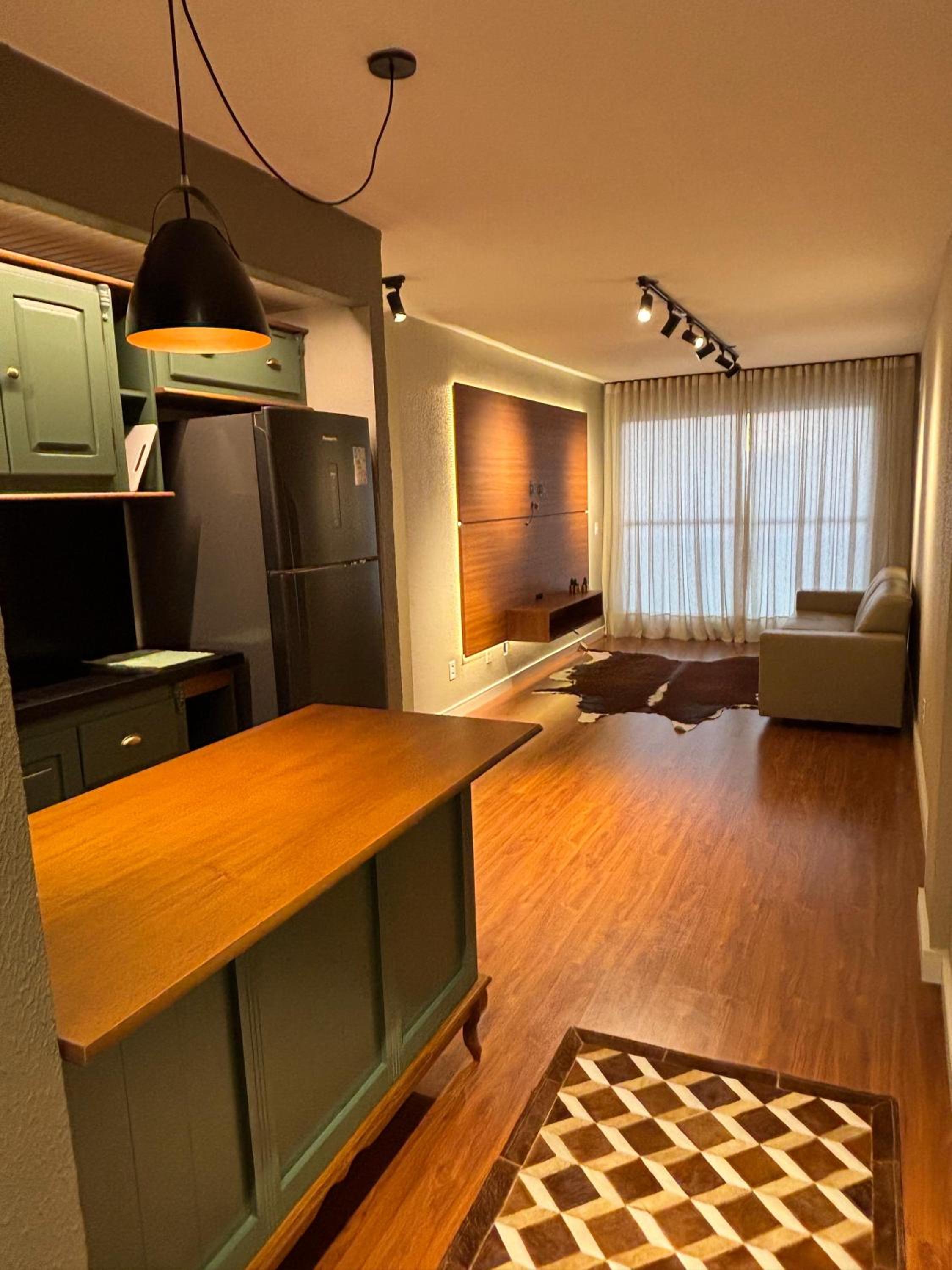 One-Bedroom Apartment photo 1