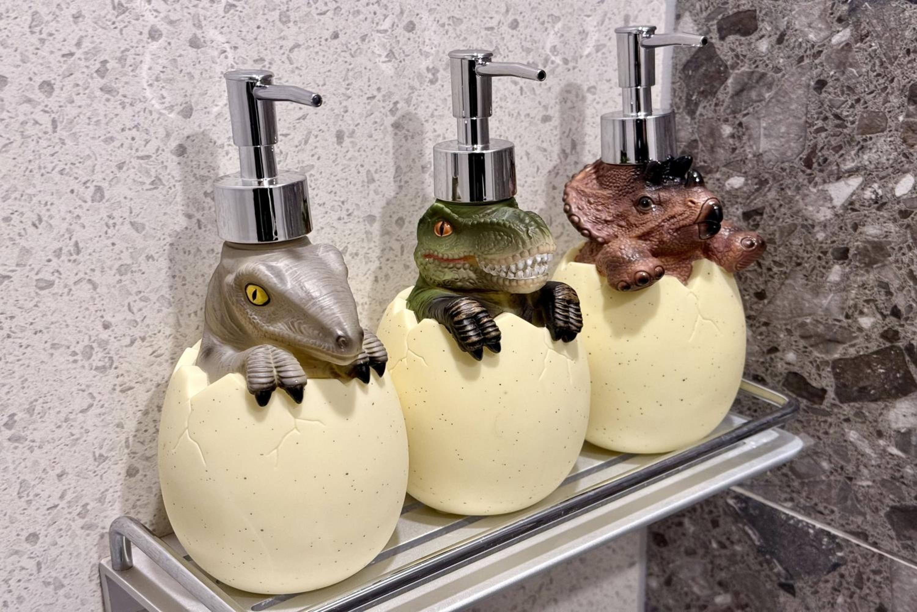 Dinosaur Twin With Complimentary Breakfast - Photo 4