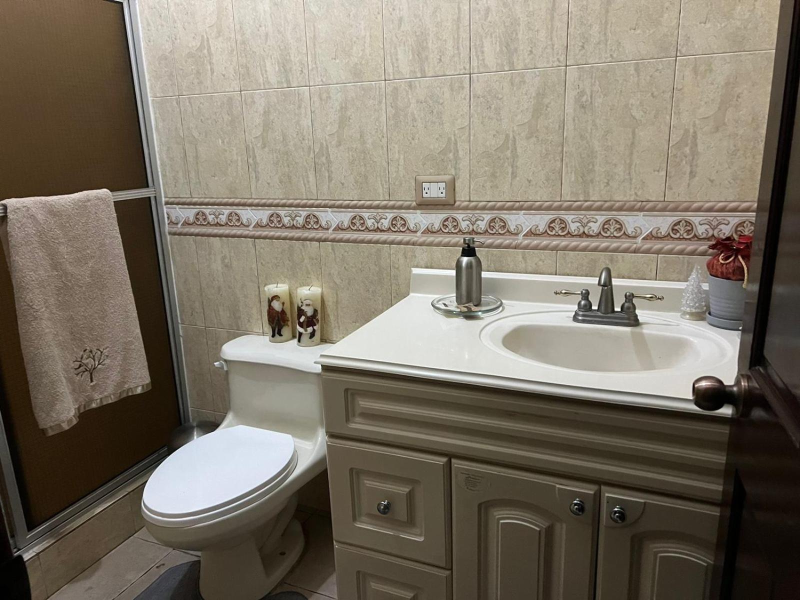 Standard Queen Room photo 3