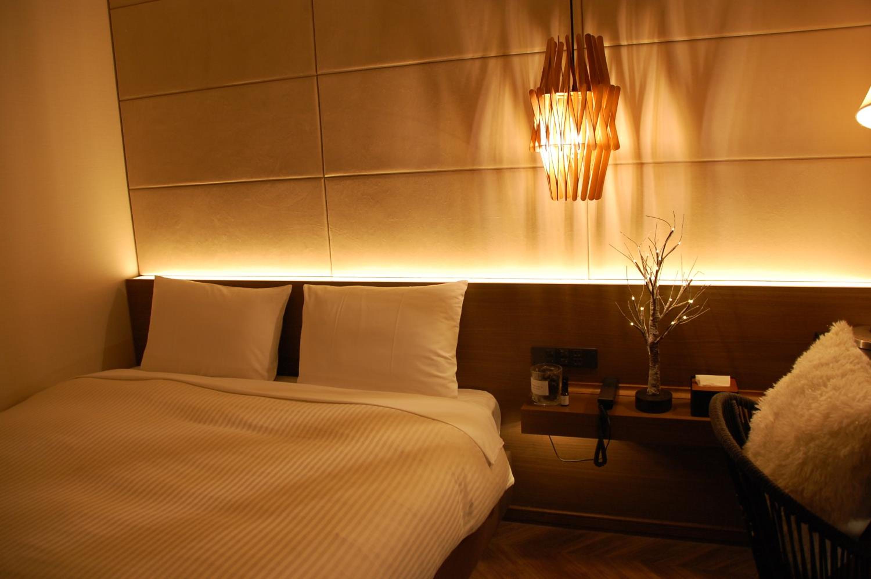 Double Room with Shower -Main BLD - Smoking