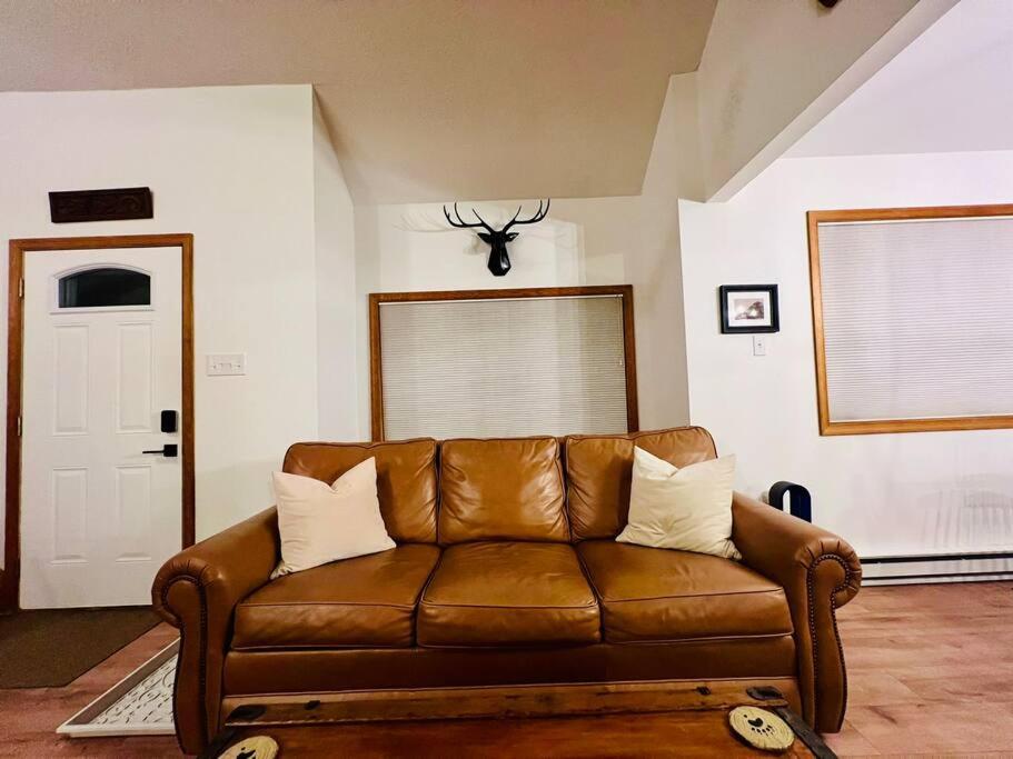 Three-Bedroom House photo 3