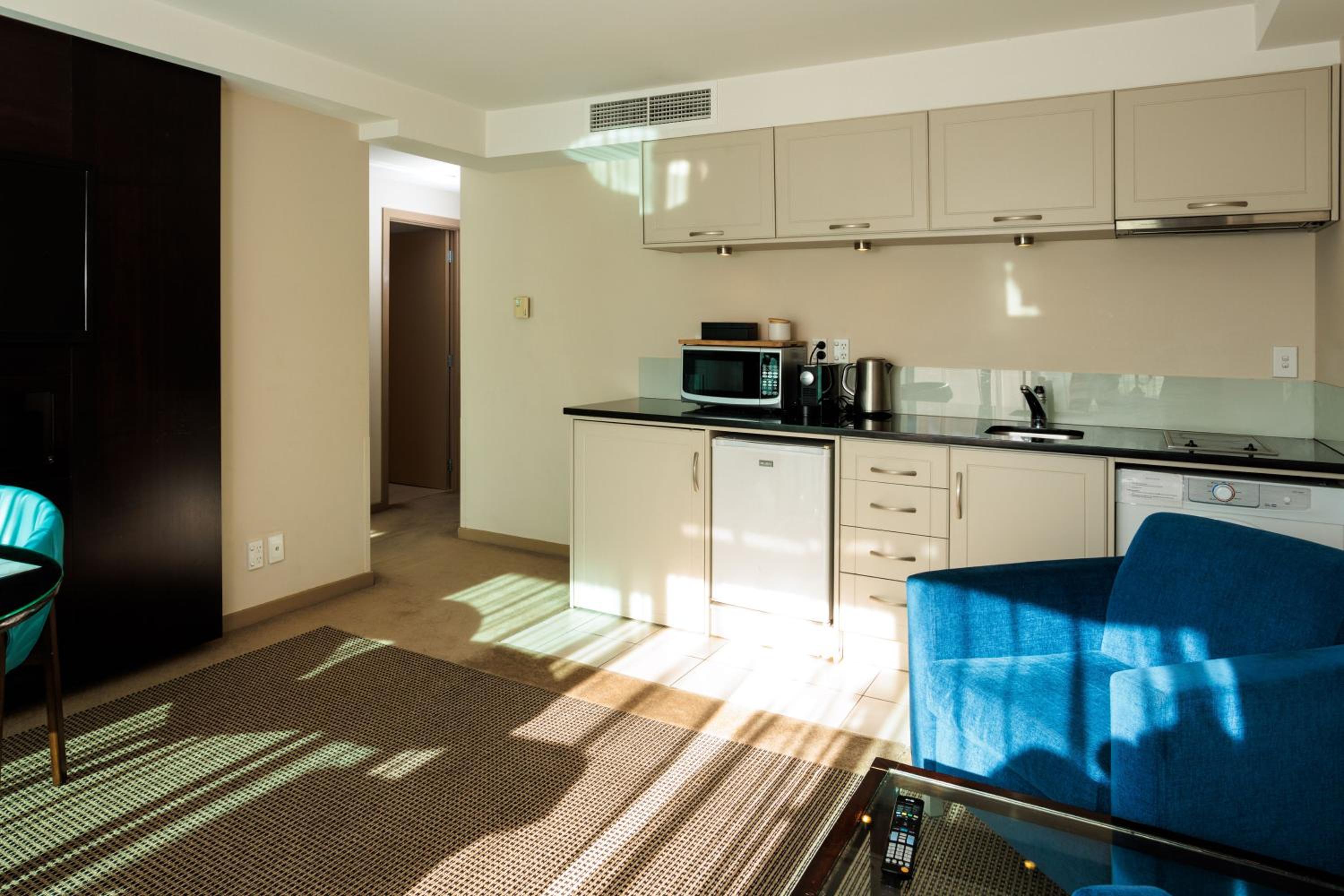 Three-Bedroom Apartment thumbnail 5
